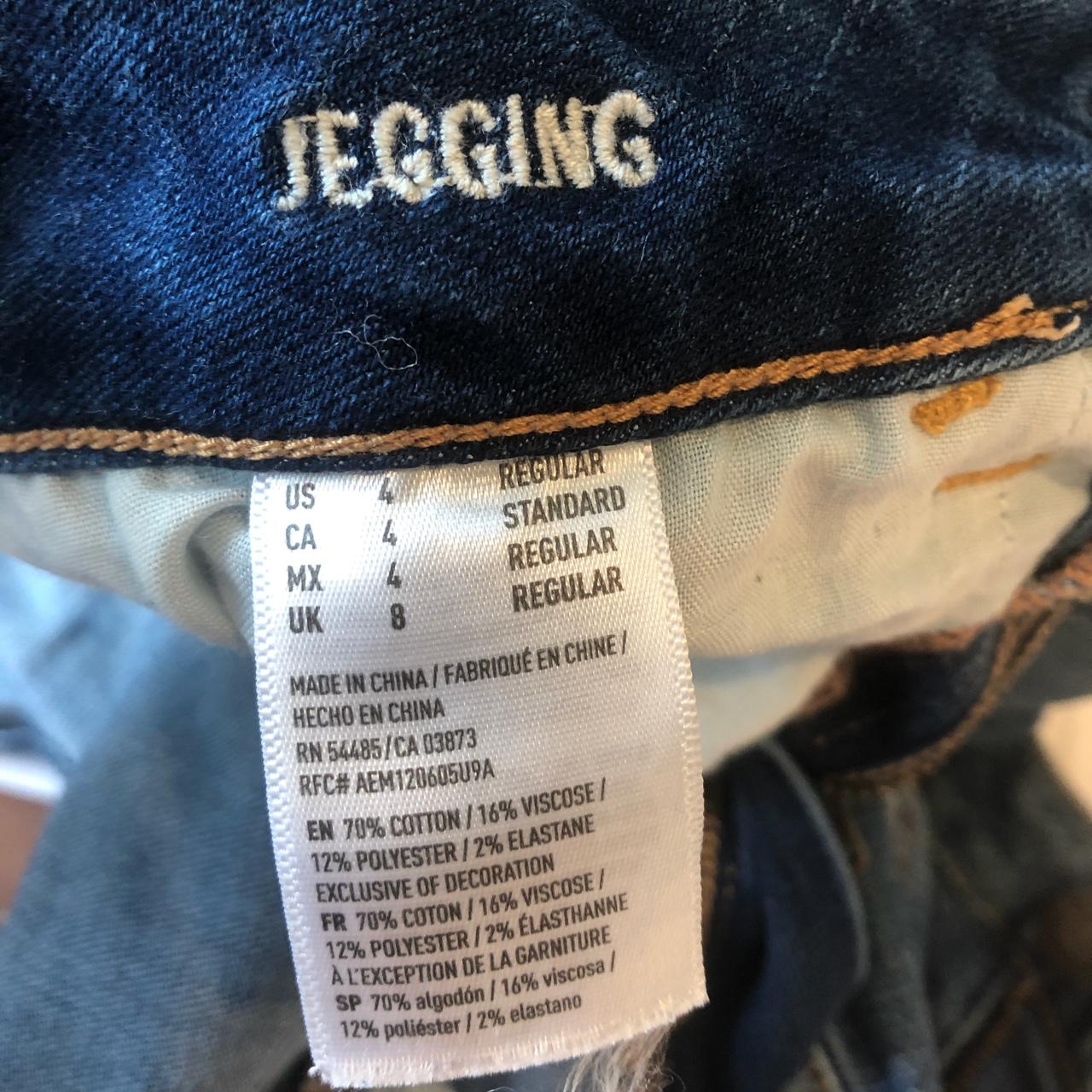 American eagle begging jeans. Us size 4 and shown on... - Depop