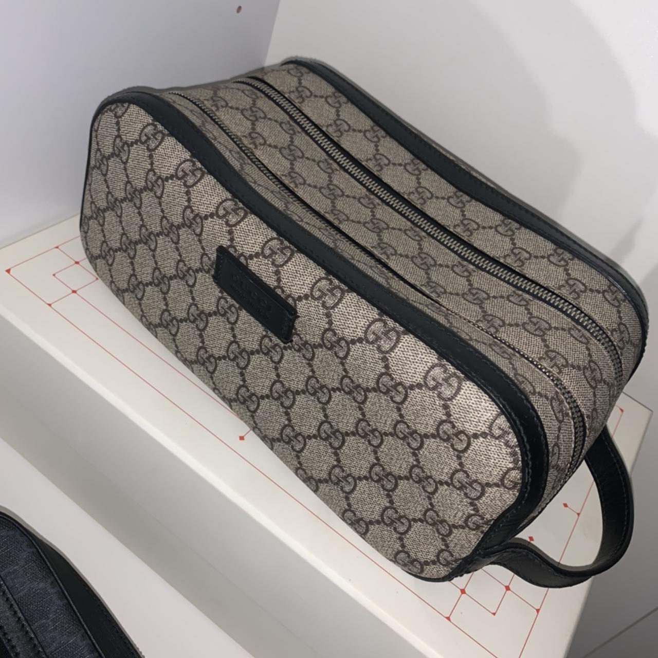 Gucci wash bag 🔥 Perfect for they holidays coming up... Depop
