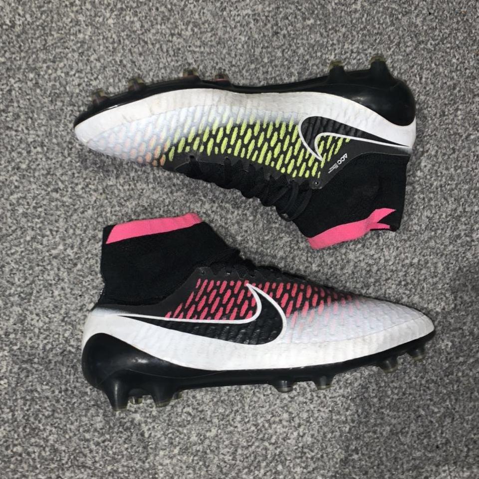 nike magista obra fg white pink