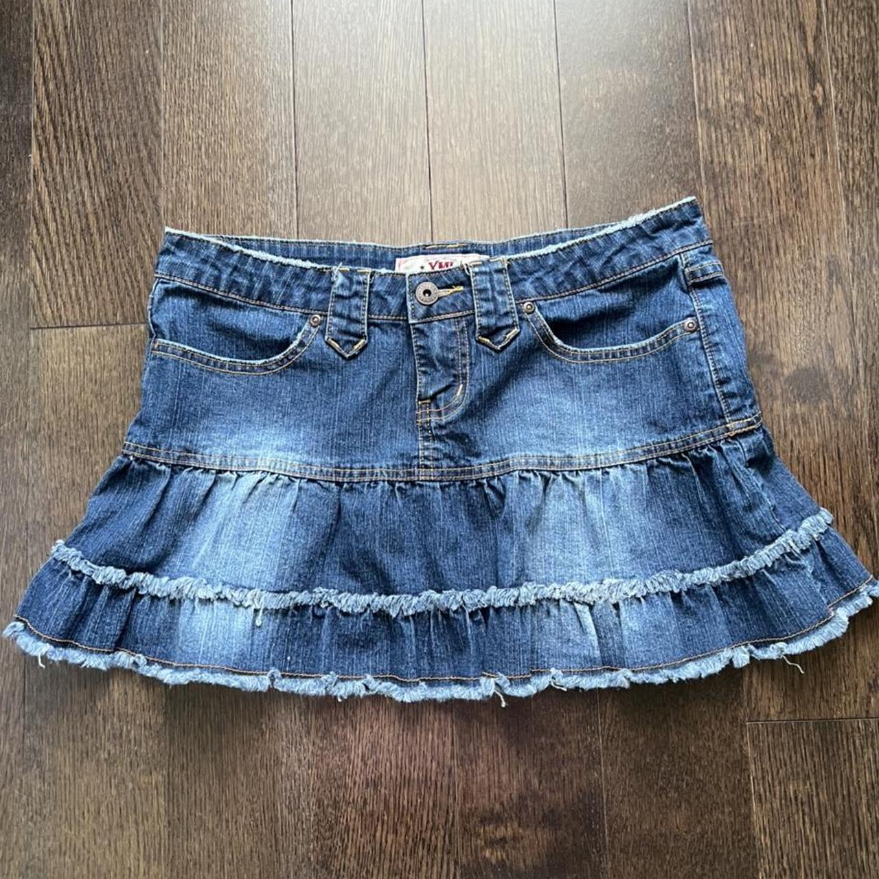 the absolute cutest y2k ruffled denim mini skirt... - Depop