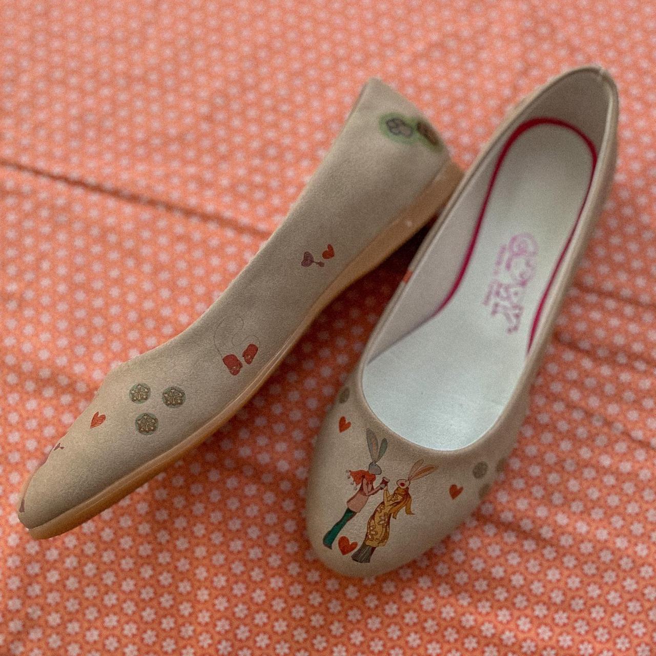 Product Image 3 - Adorable Goby flats with unique