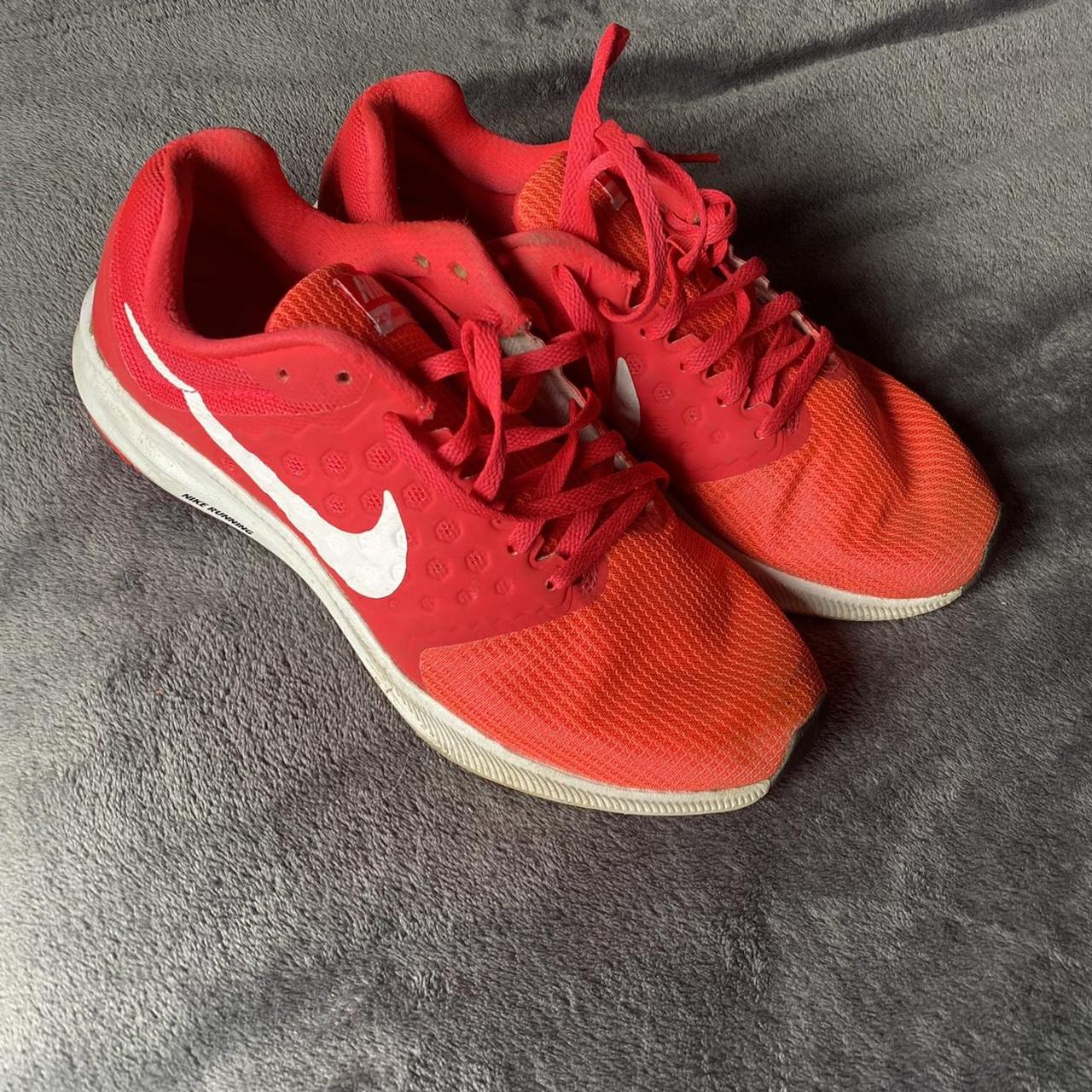 Hot pink Nike running trainers Worn but it good... - Depop