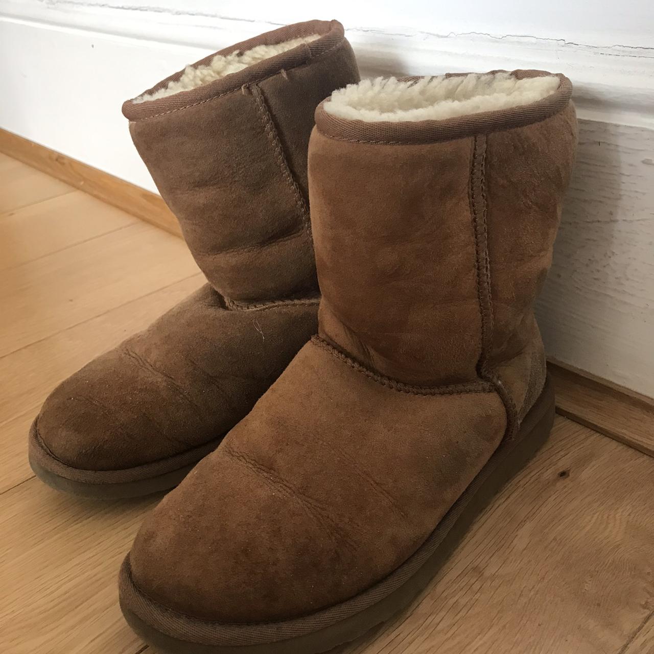 uggs beige short