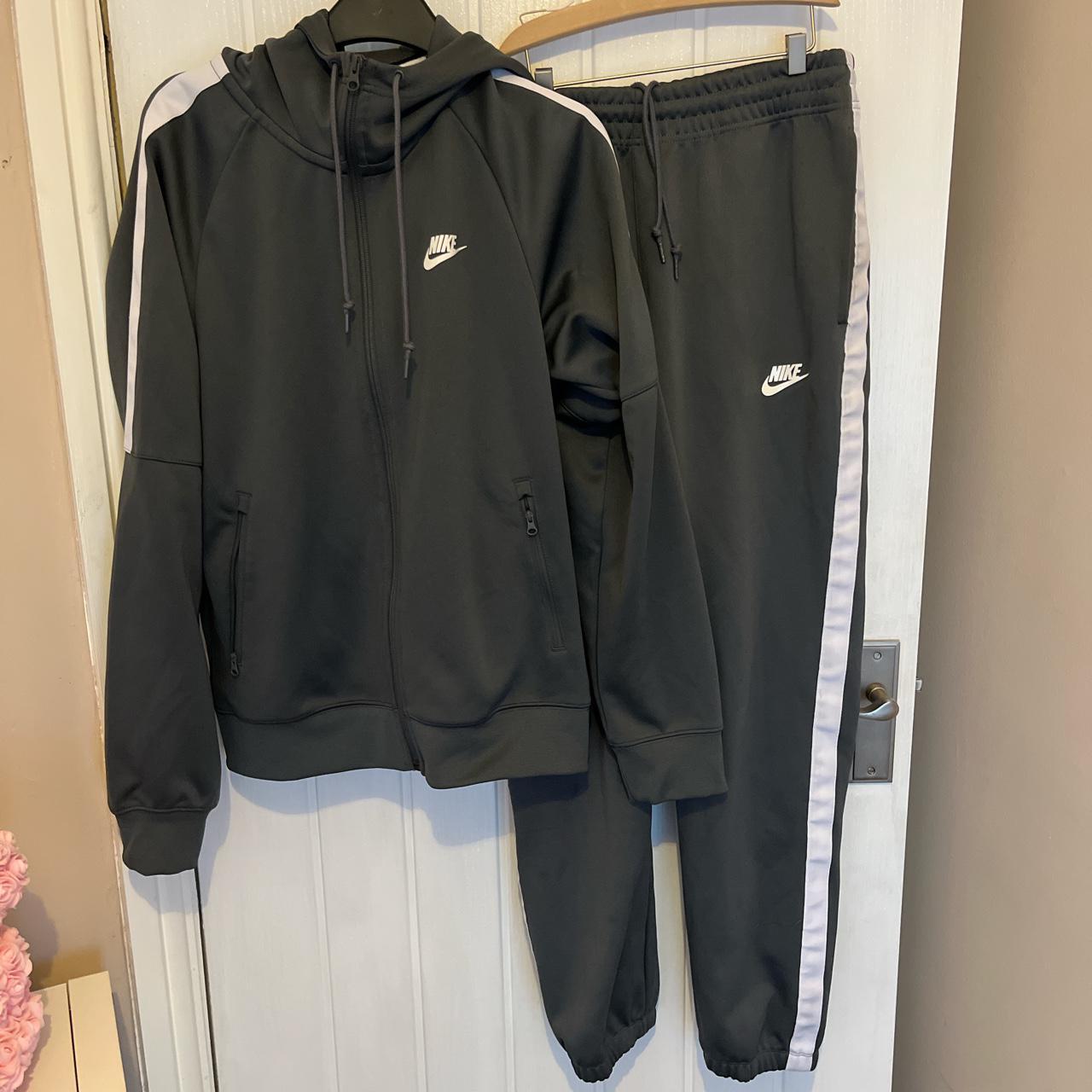 small mens nike tracksuit