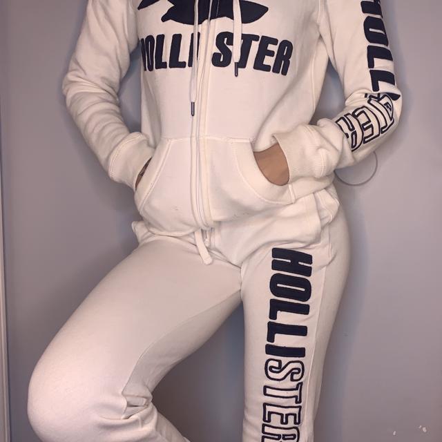 Hollister Sweat suit set both a size small set