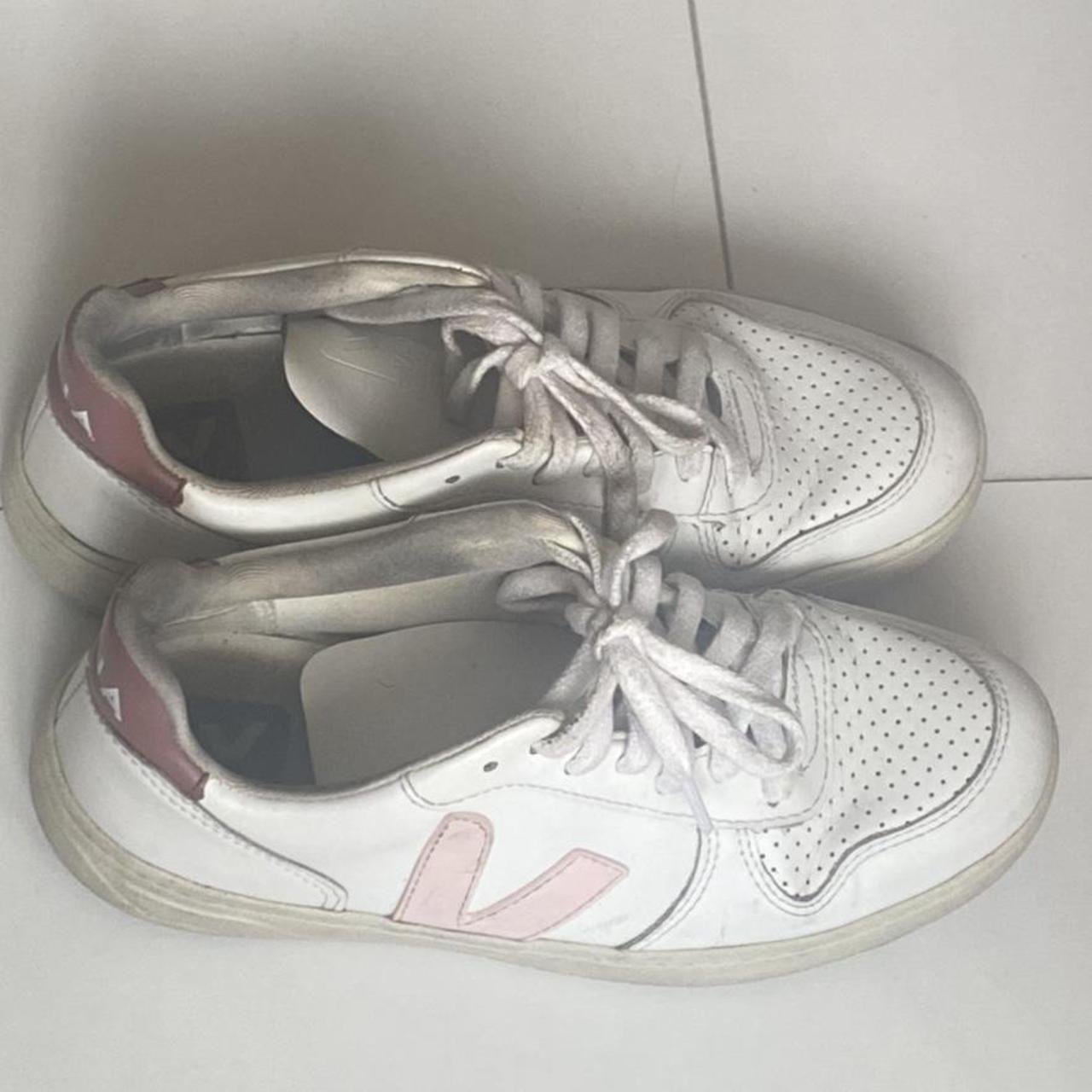 veja white and pink
