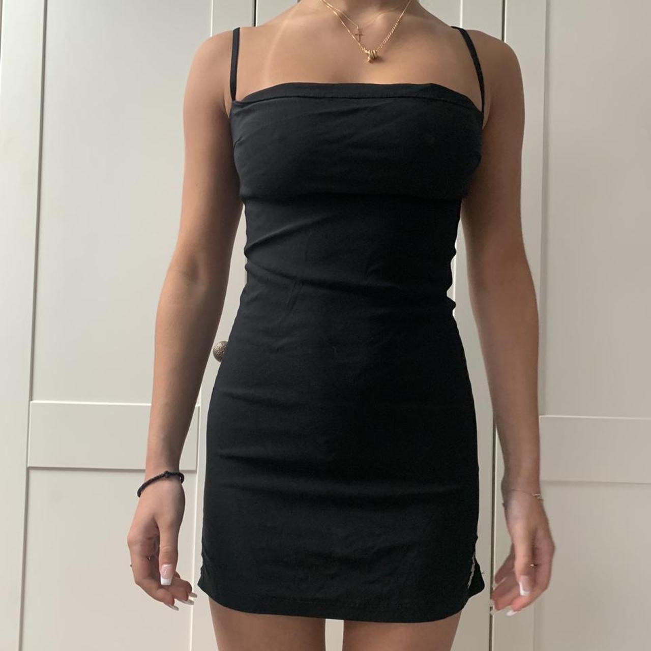 most flattering little black dress