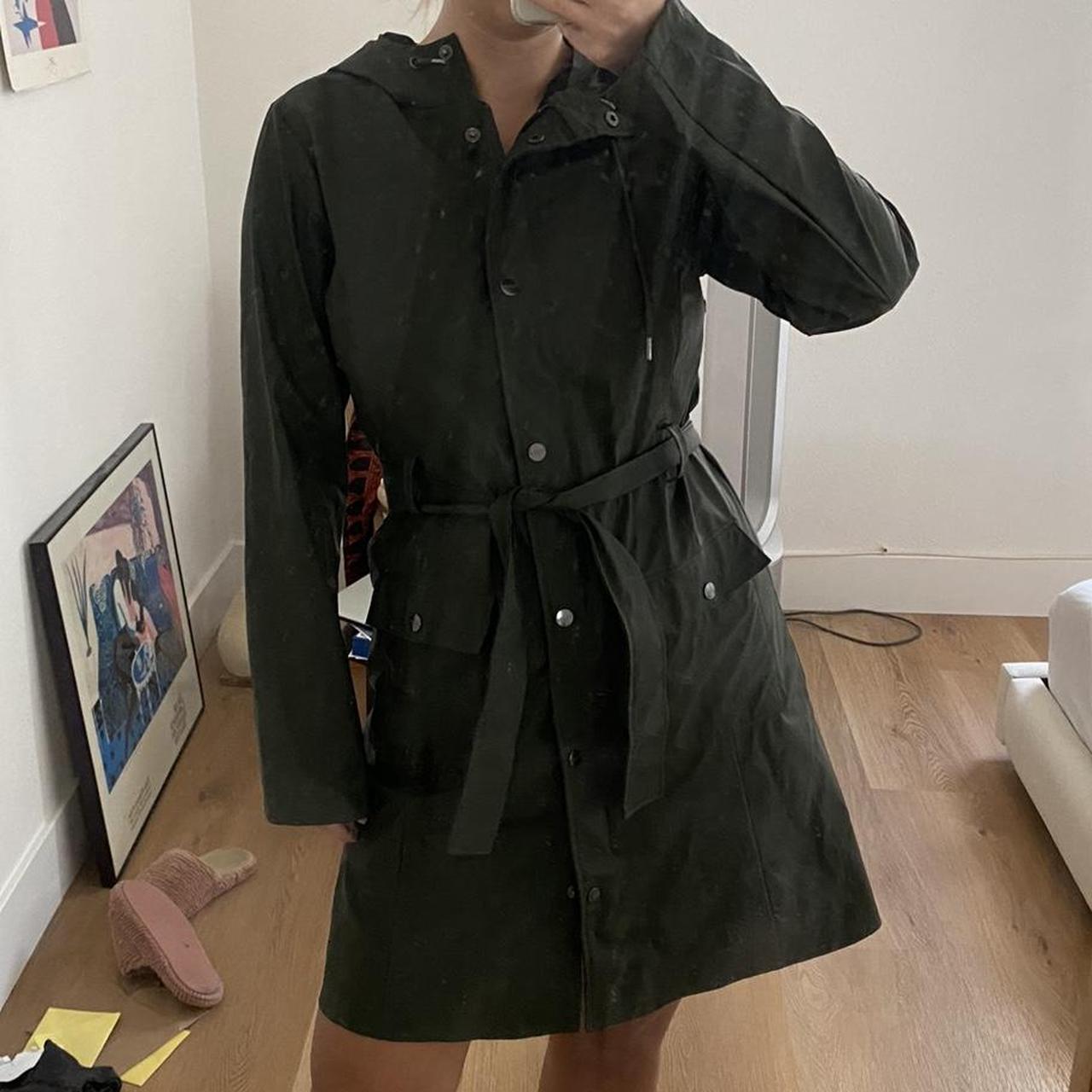 Product Image 4 - Rains Curve Raincoat in Green
Size
