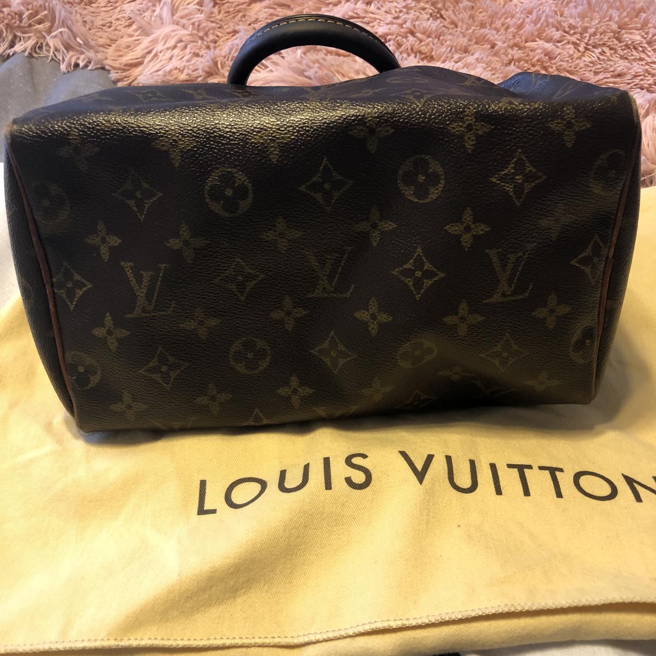 Vintage Louis Vuitton speedy 25 Minor cracking in - Depop