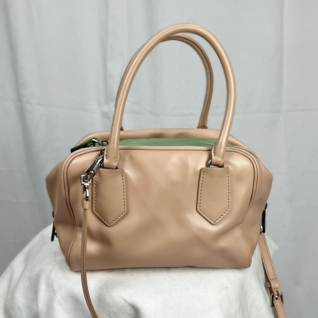 Prada best sale bag inside