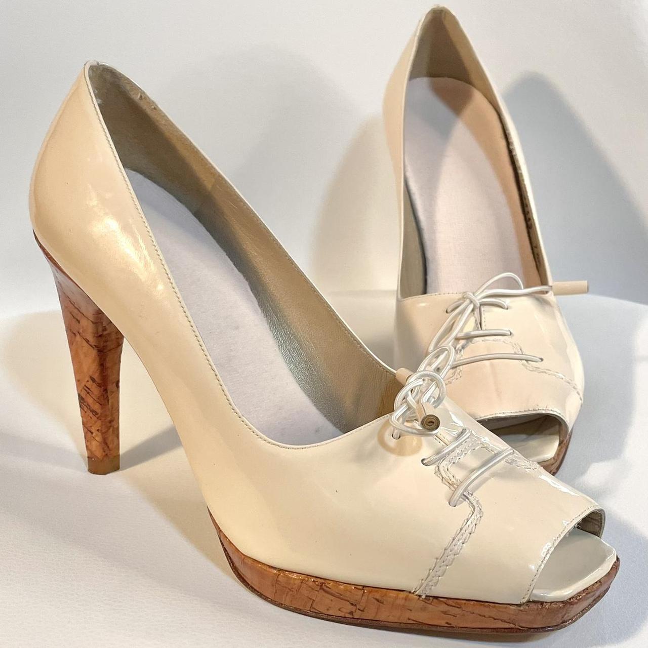 stuart weitzman nude heels
