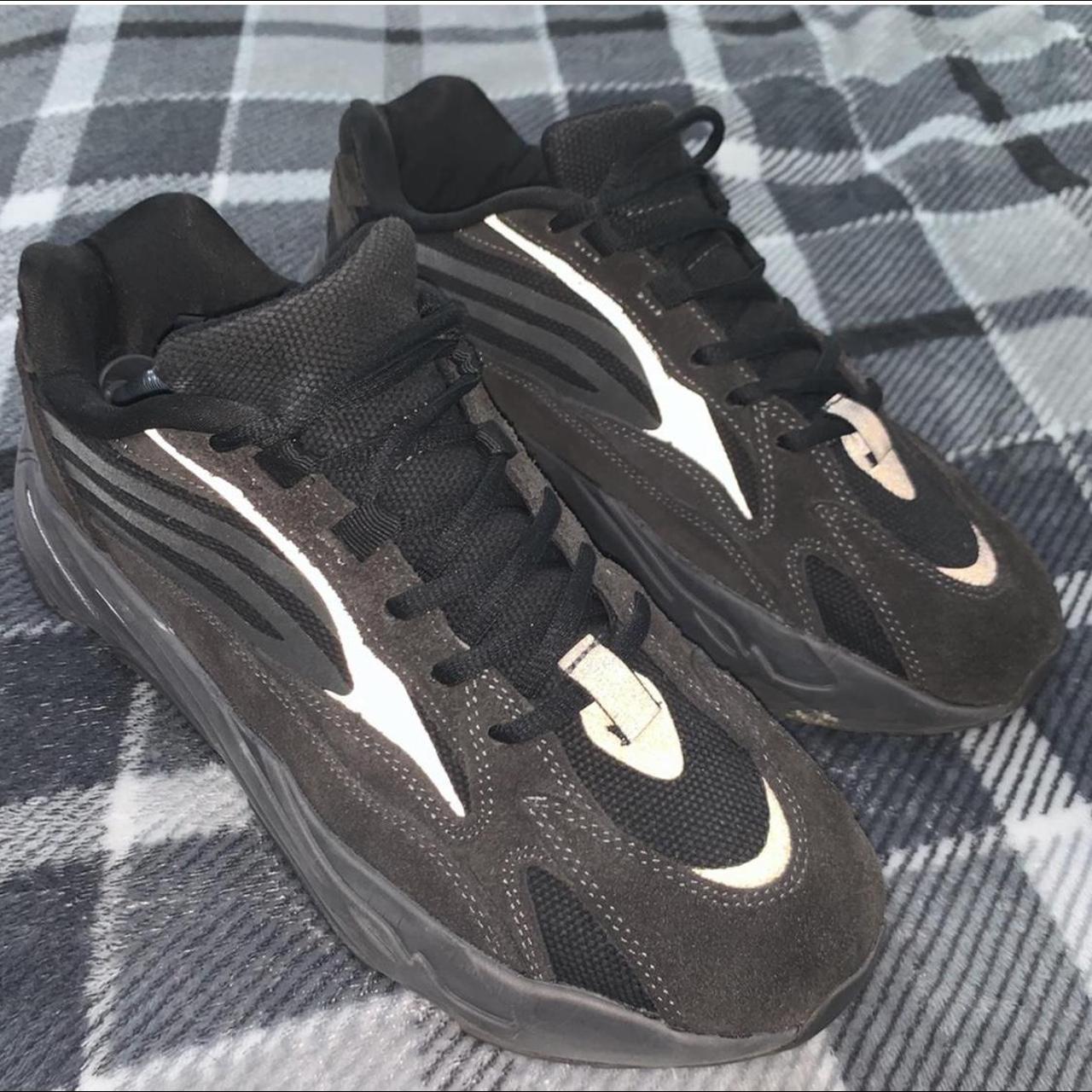 yeezy vanta grey