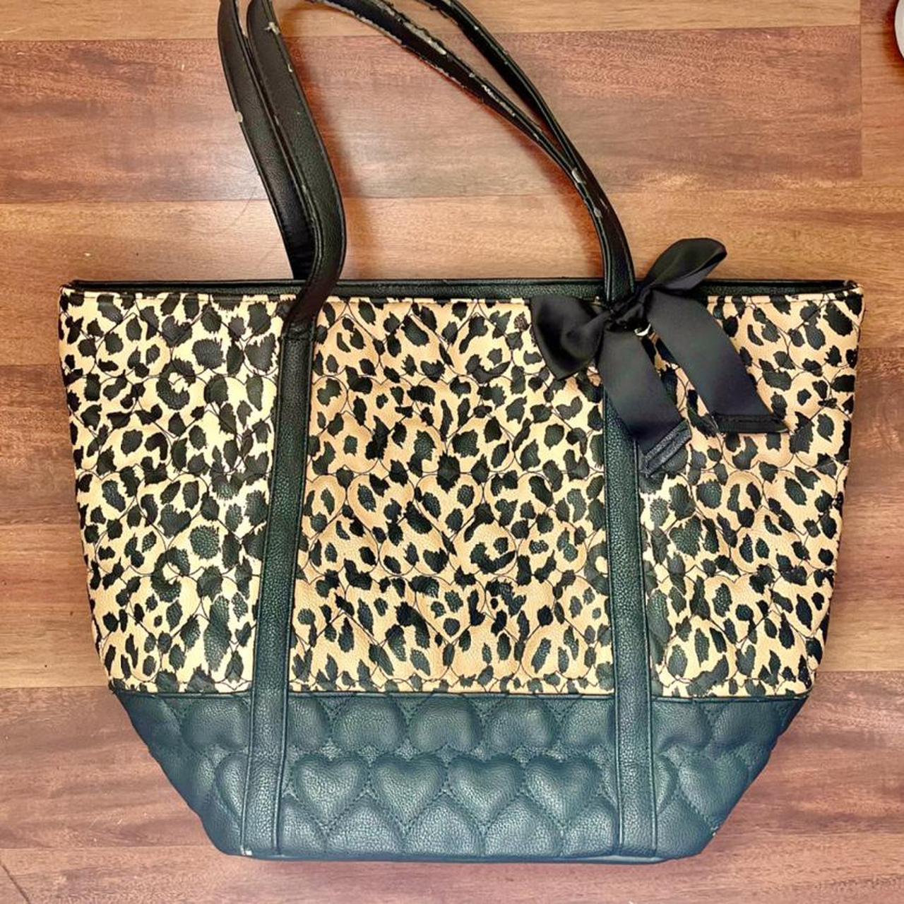 Betsey Johnson Women's multi Bag
