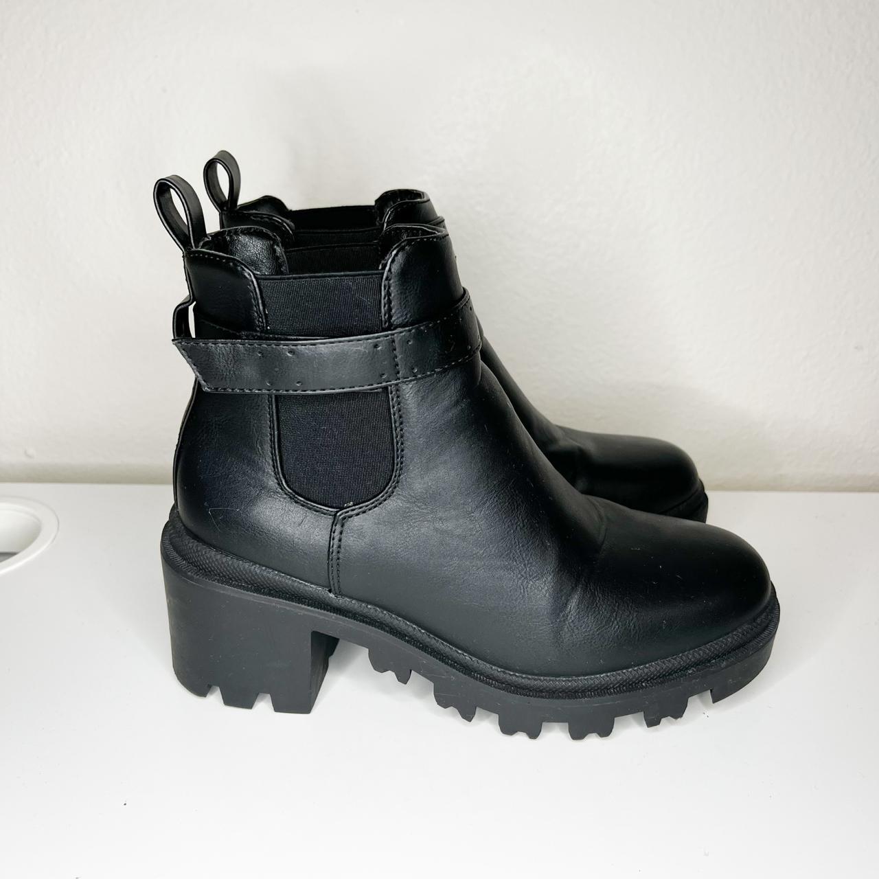 black chunky boots size 6