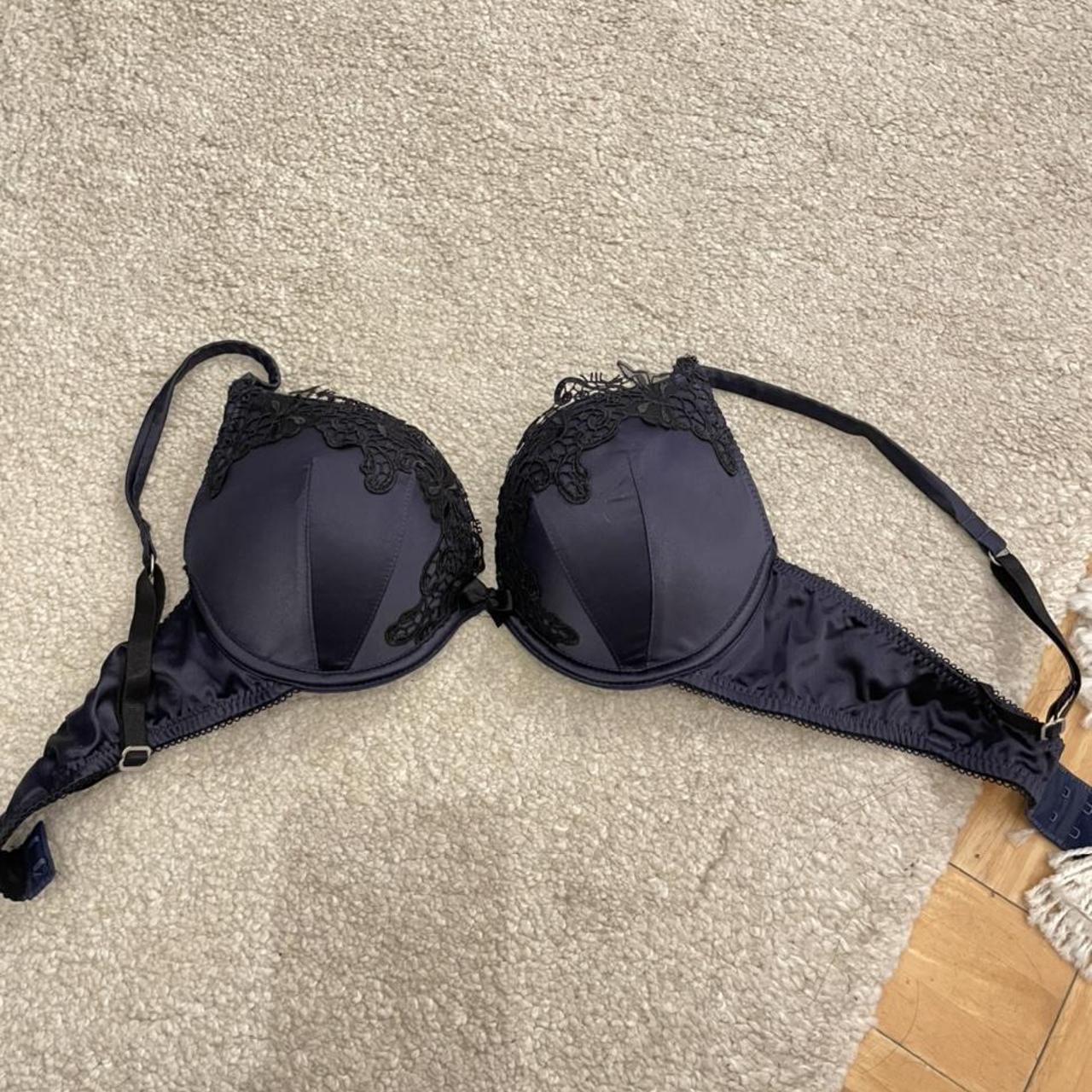 Navy lace push up bra Great condition Never worn... - Depop