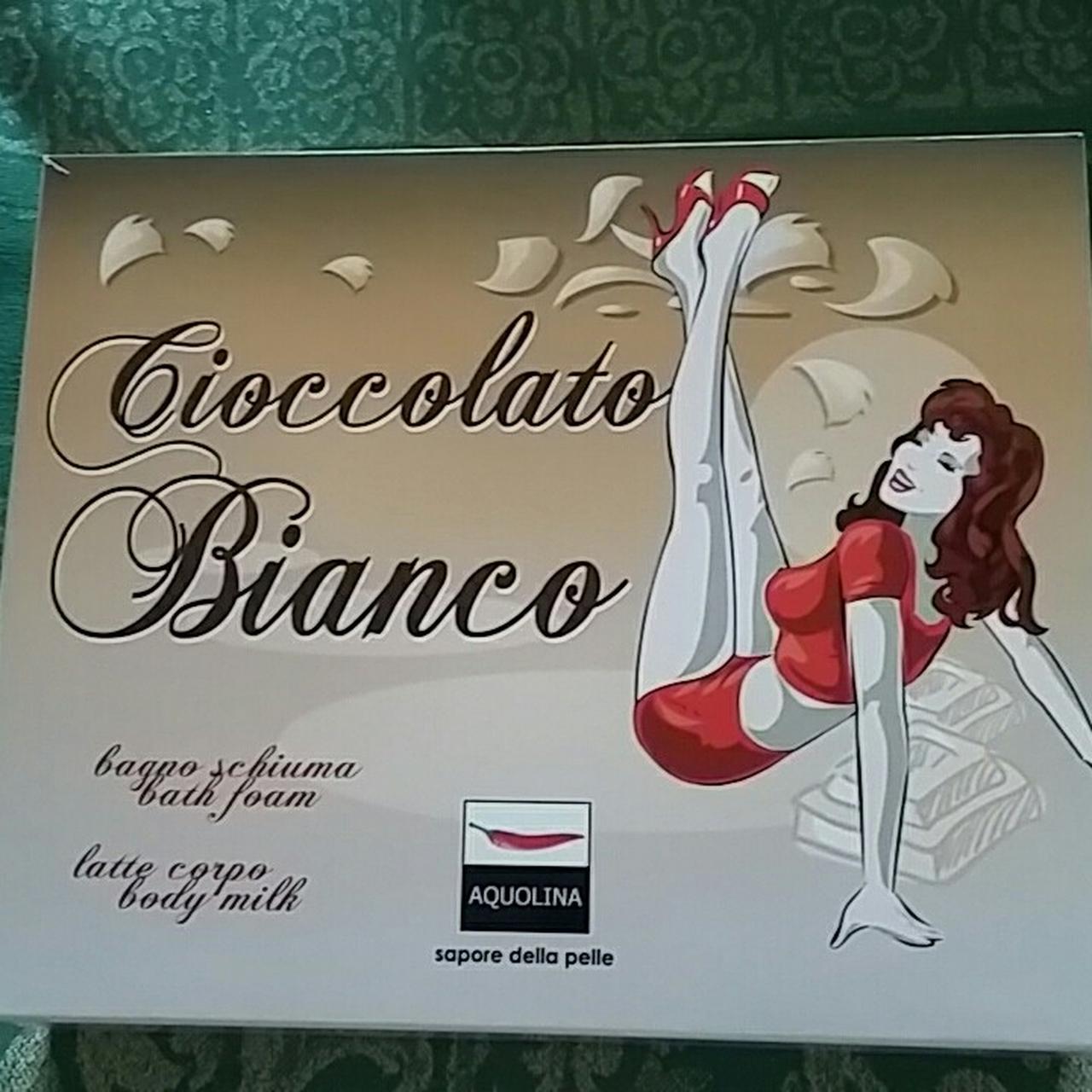 Bagnoschiuma e bagnodoccia aquolina al cioccolato - Depop