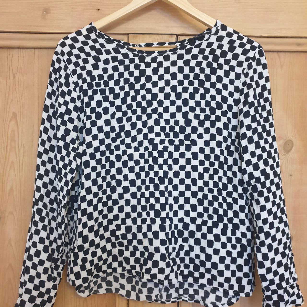 H&M black and white checkered long sleeve... - Depop