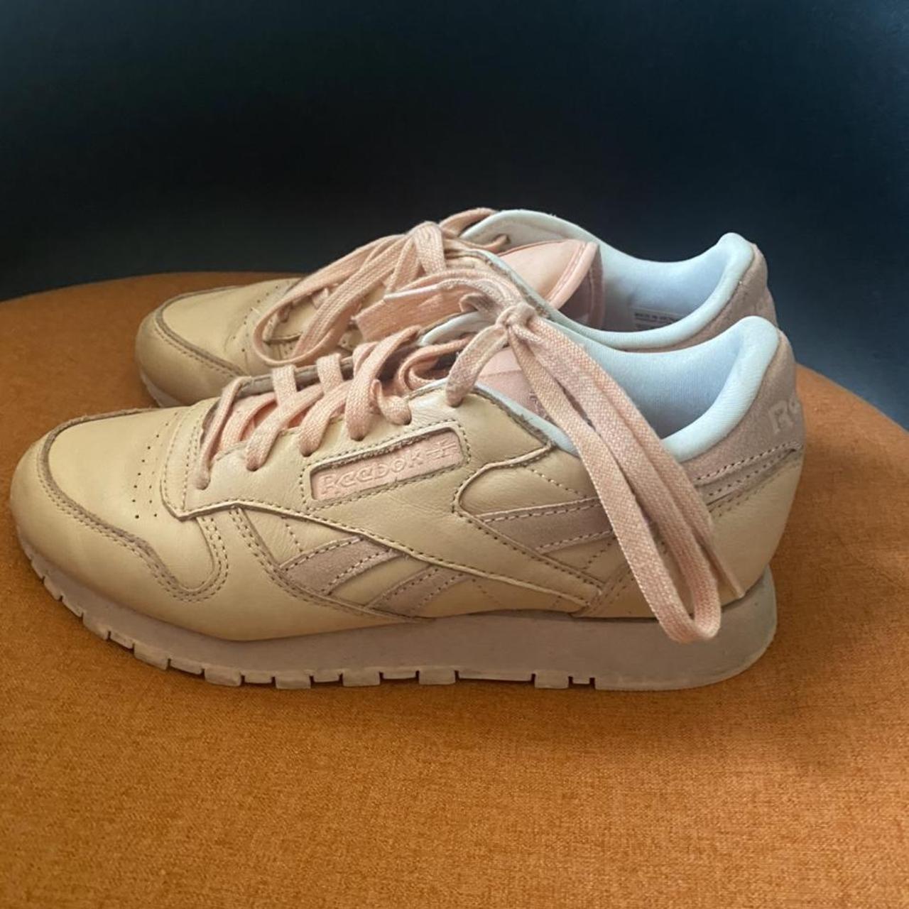 reebok peach trainers
