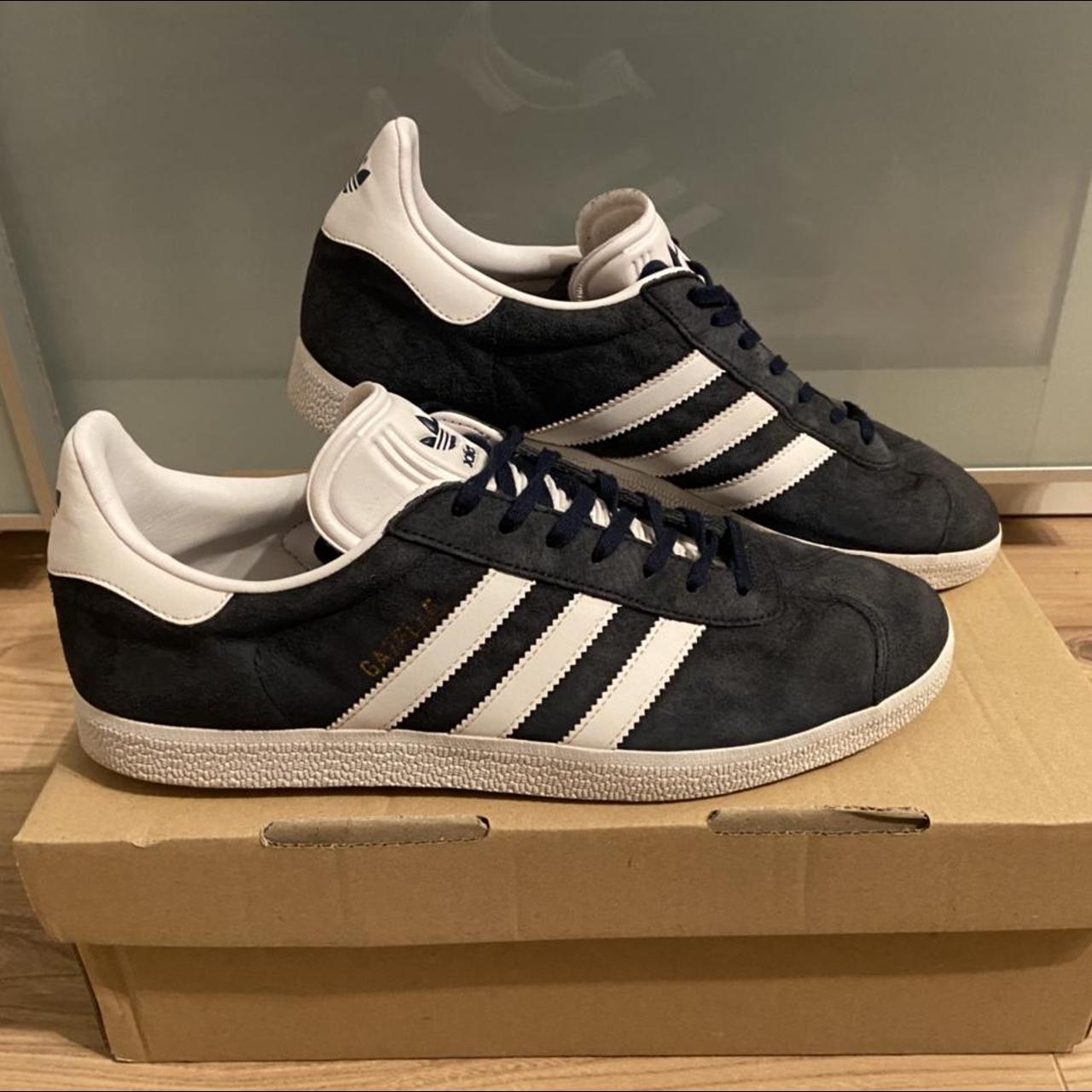 white adidas gazelle trainers size 9