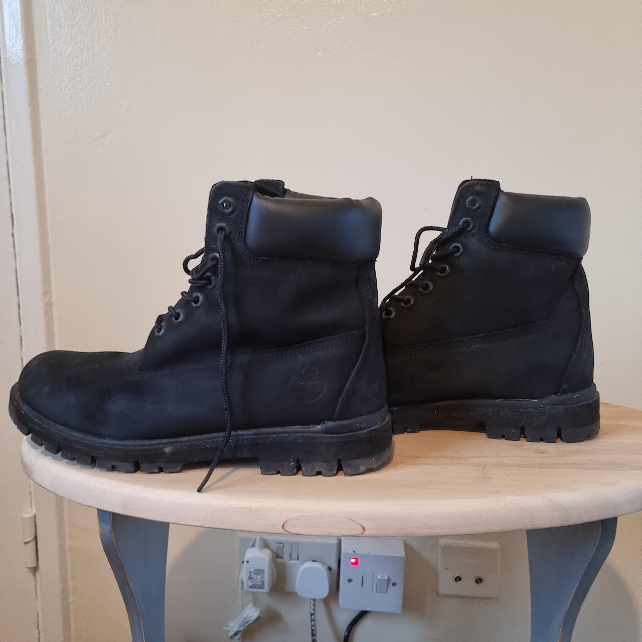 Black Timberland boots mens size 8. Only been worn