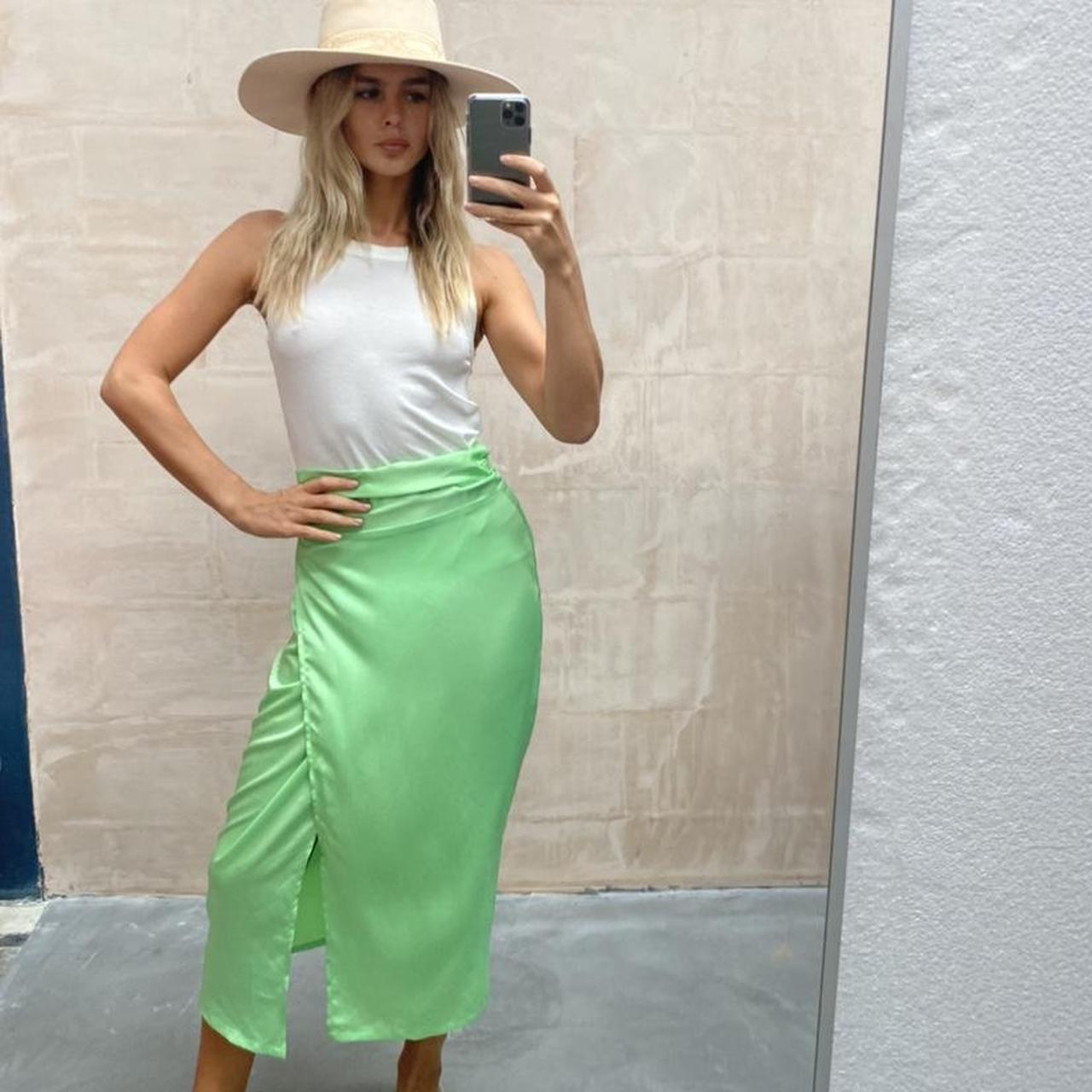 Green apple wrap midi skirt PRELOVED NO RETURNS - Depop