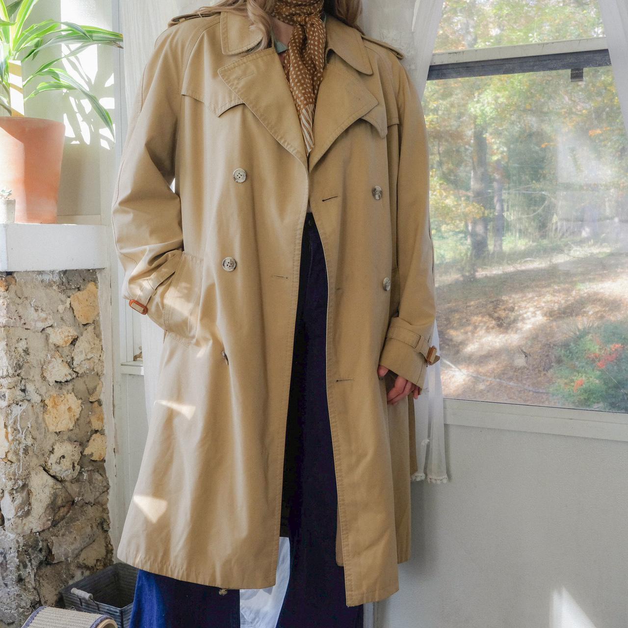 Product Image 1 - Vintage tan trench coat. Feels