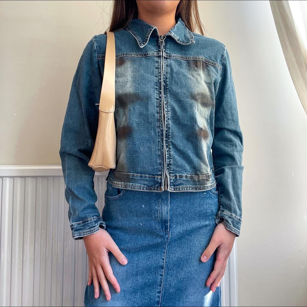 vintage-denim-zip-up-jacket-worn-on-a-size-6-8-in-depop