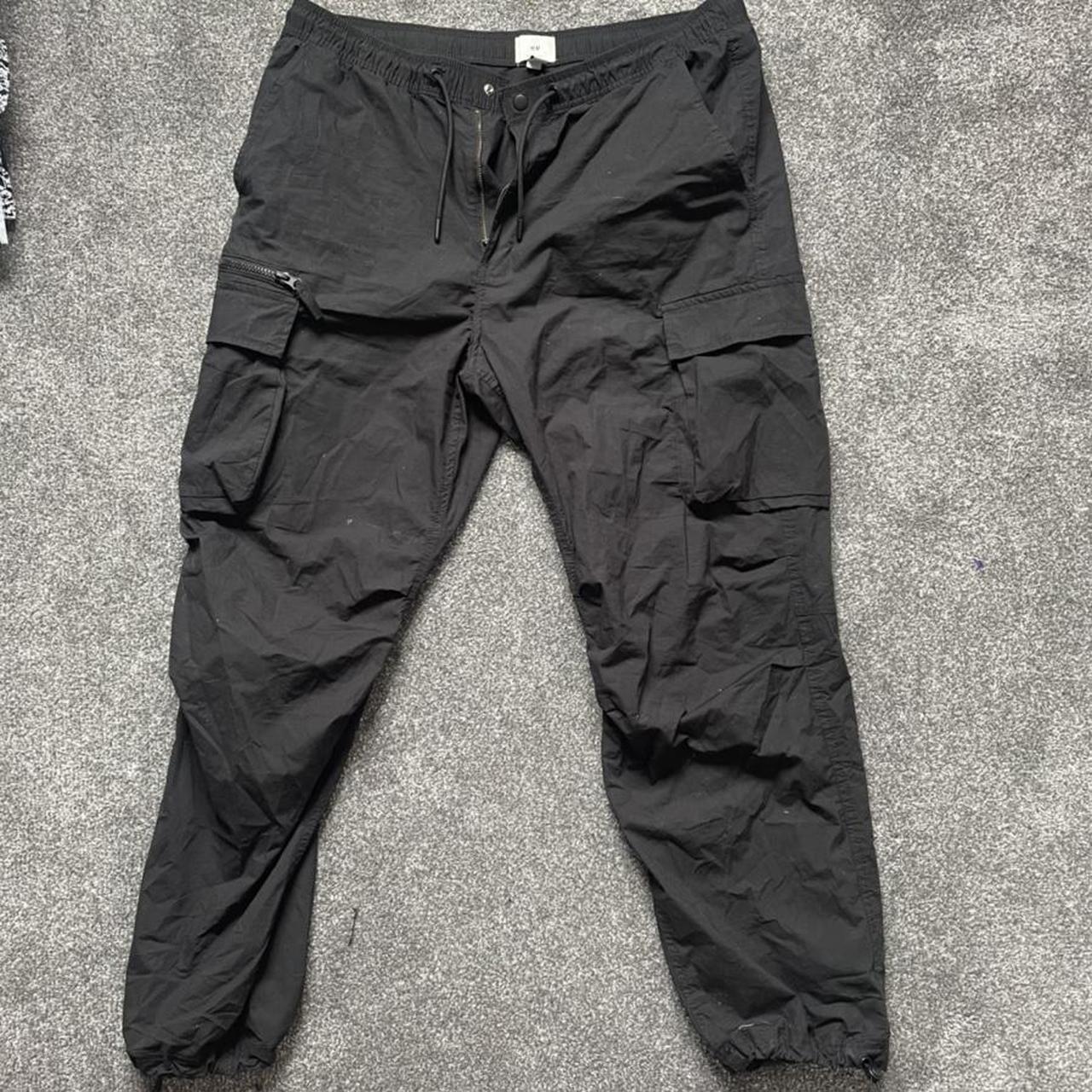H&M Relaxed fit Cargos • Black • Large • Worn once - Depop