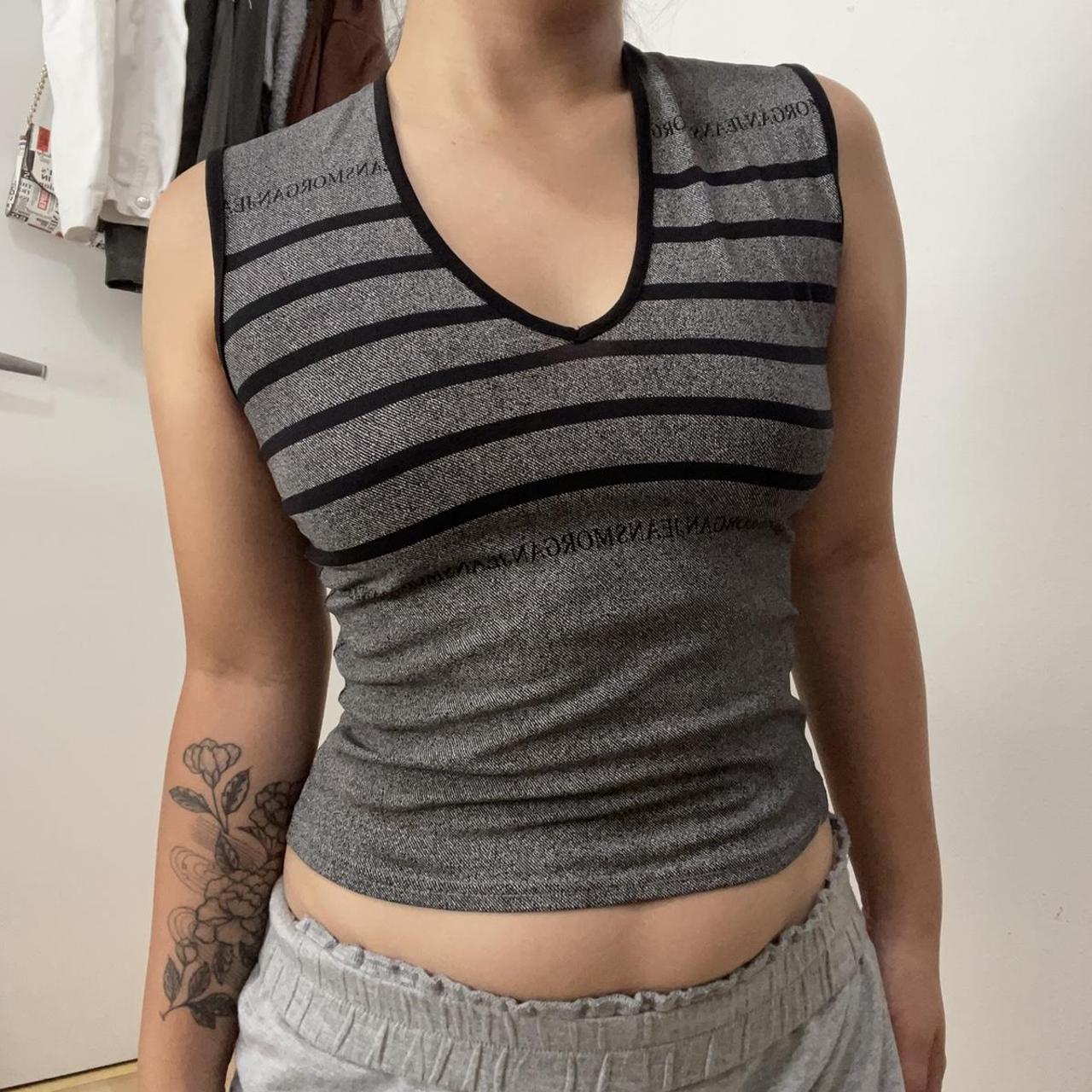 De Toi Women's Grey and Black Vest Depop