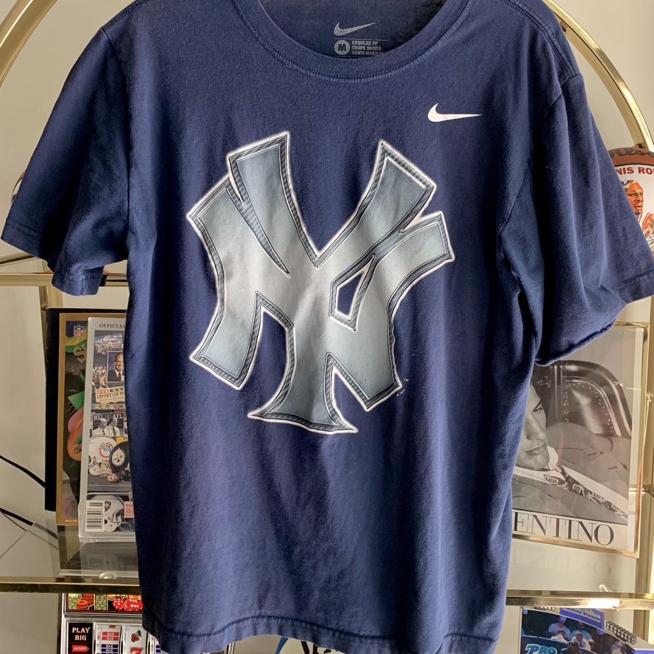 Grey Nike MLB New York Yankees Large Logo T-Shirt