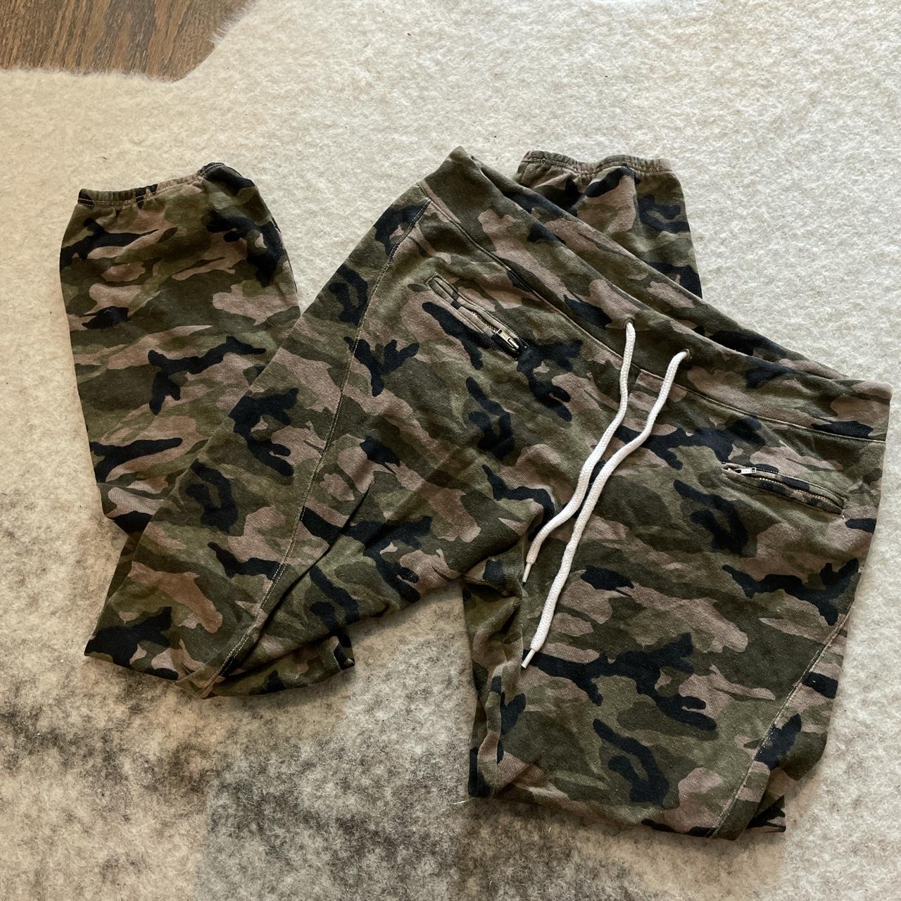 Monrow discount camo sweatpants