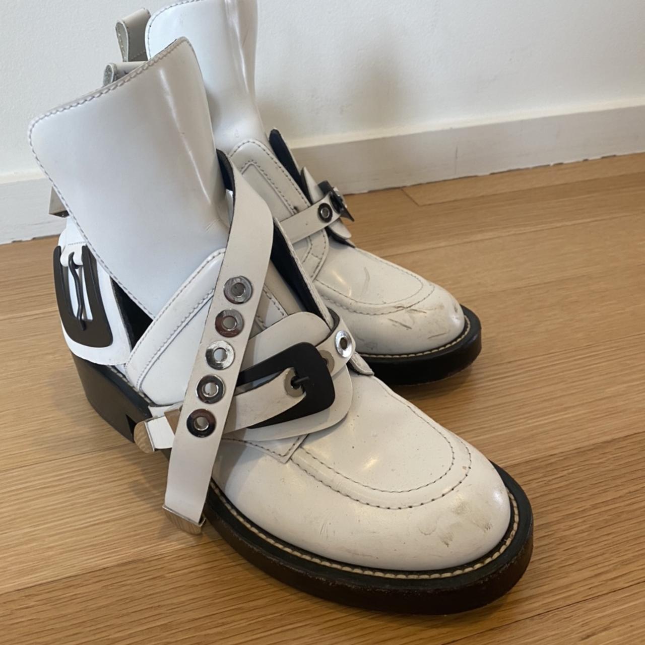 balenciaga ceinture boots white