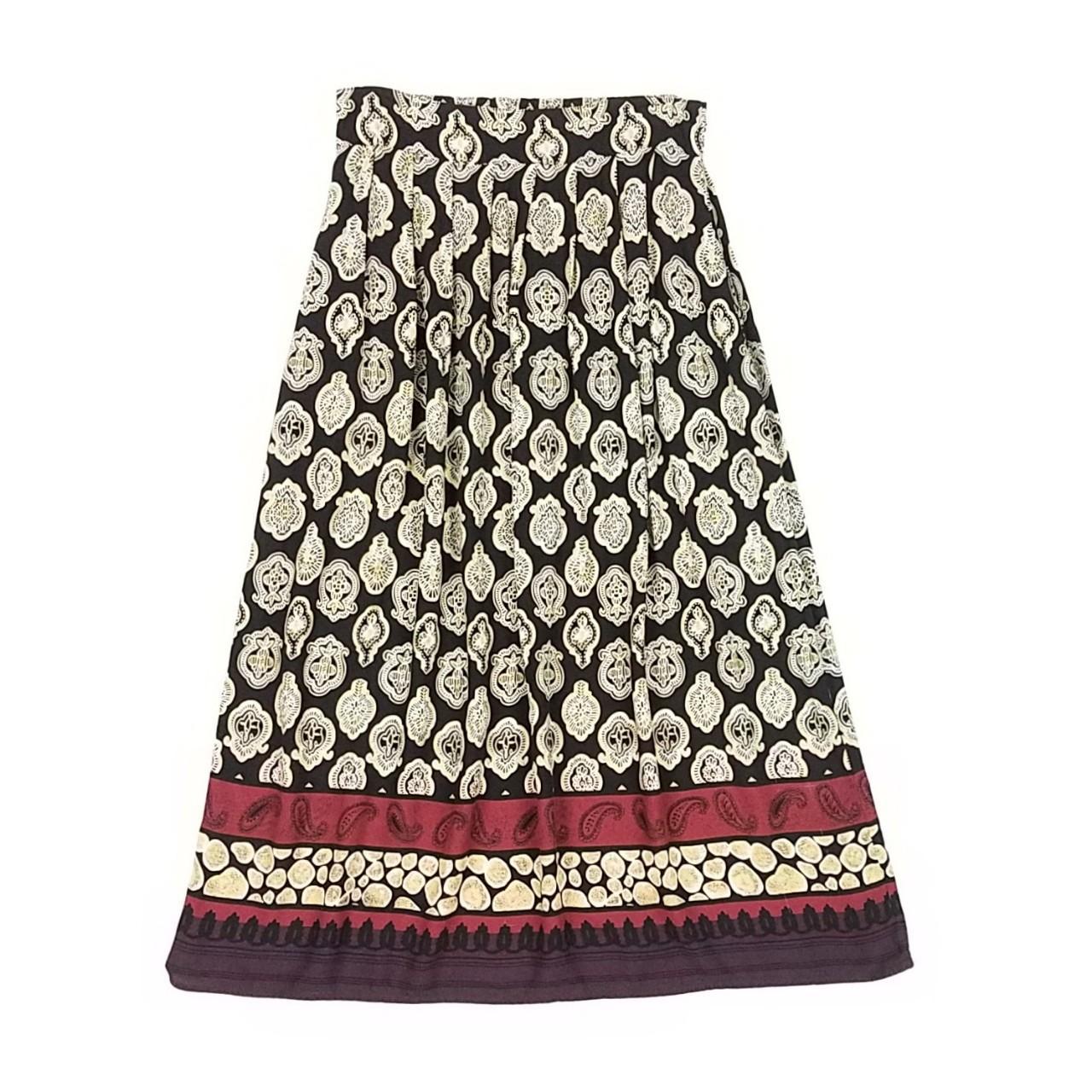 Sag Harbor Women's Black and Burgundy Skirt | Depop