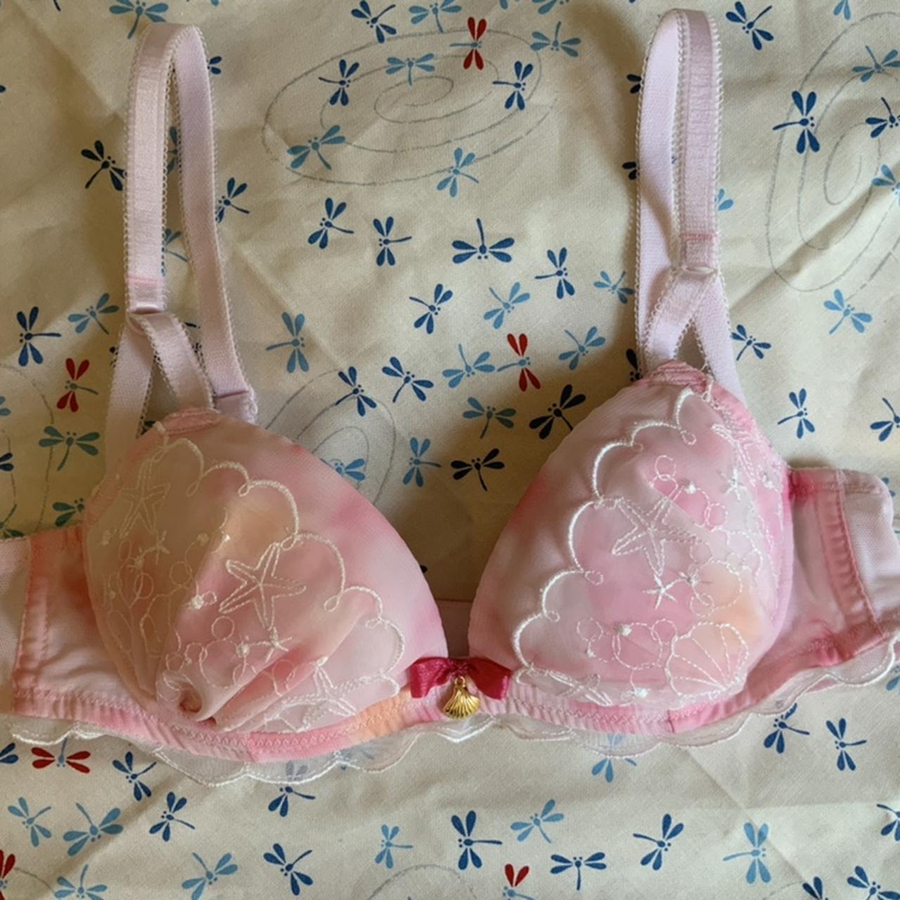 ❣️❣️BRA SIZE IN JAPANESE❣️❣️ A70 = 32A !! Band size is