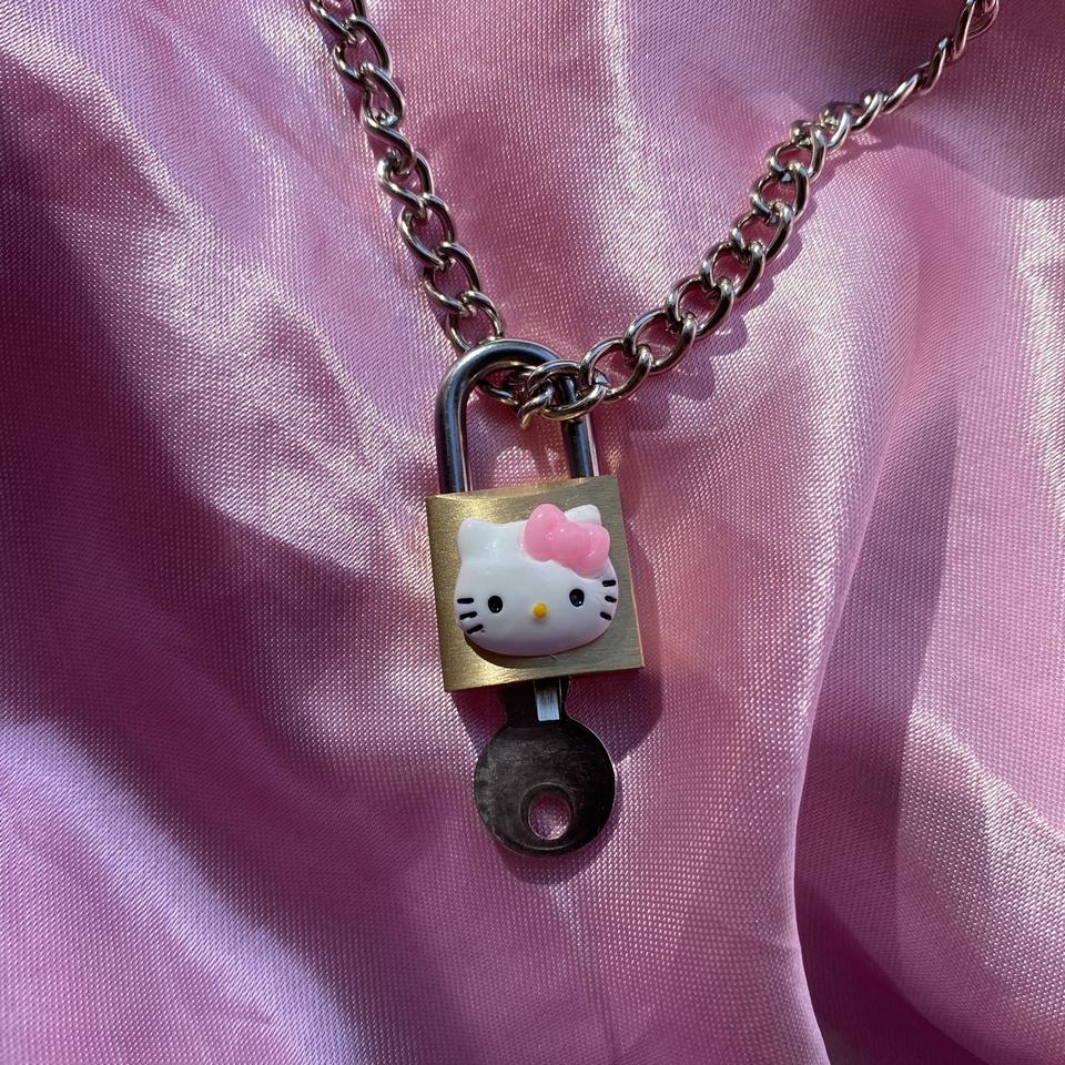 hello kitty lock necklace