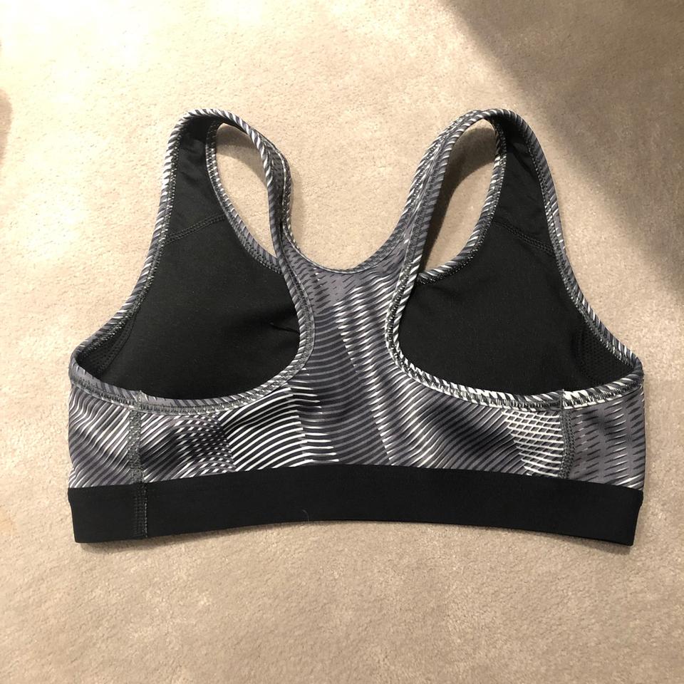 Nike Pro sports bra - size S Fits size 6/8 Grey and - Depop