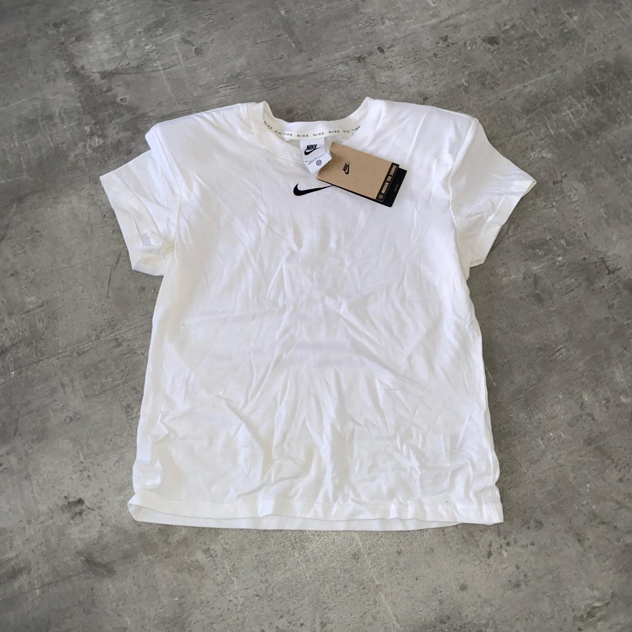 womens nike shirt white