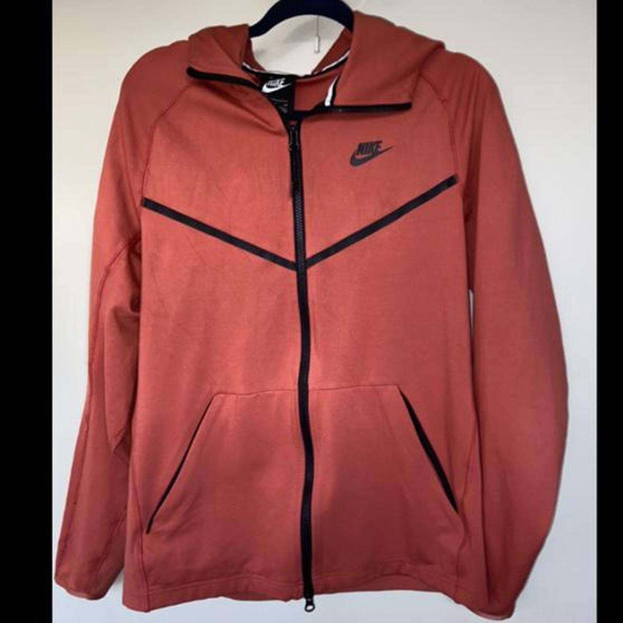 Red tech fleece discount jacket