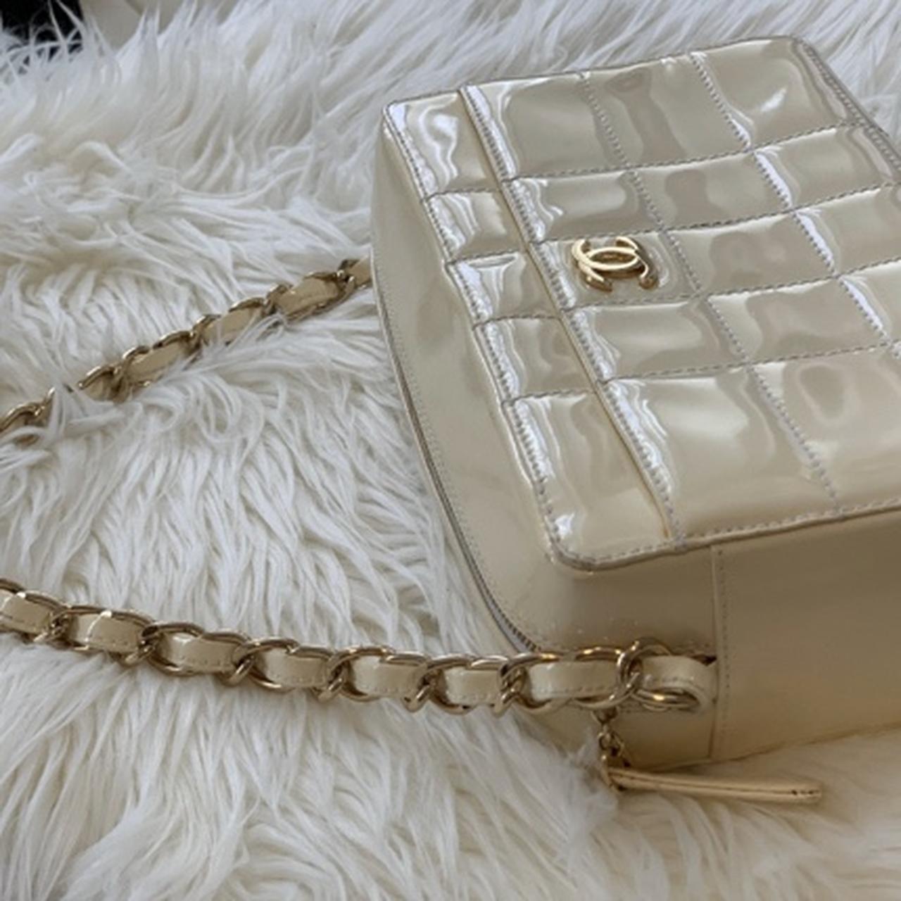 Chanel Vintage XL Supermodel Tote Bag This is in - Depop