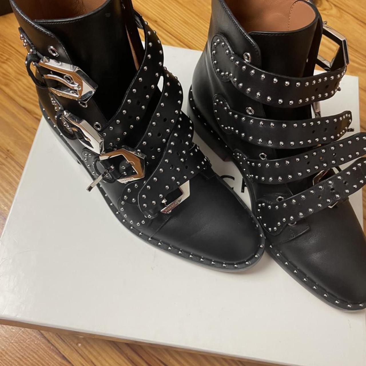 Givenchy store elegant boots