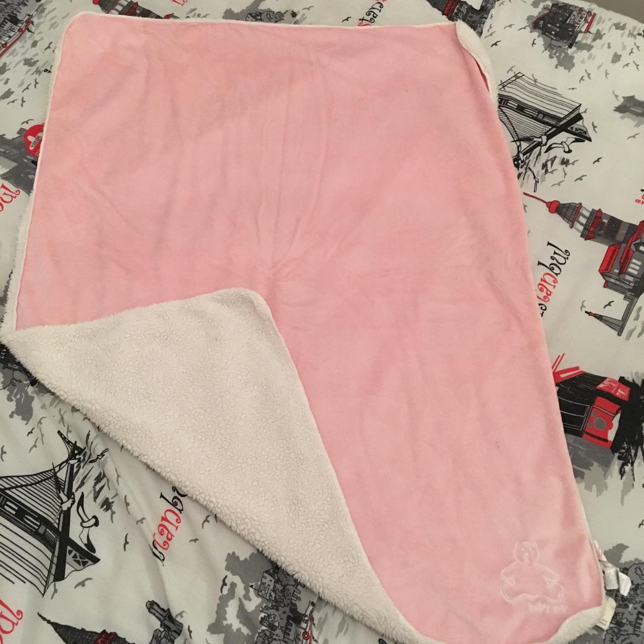 Gap baby blanket hot sale