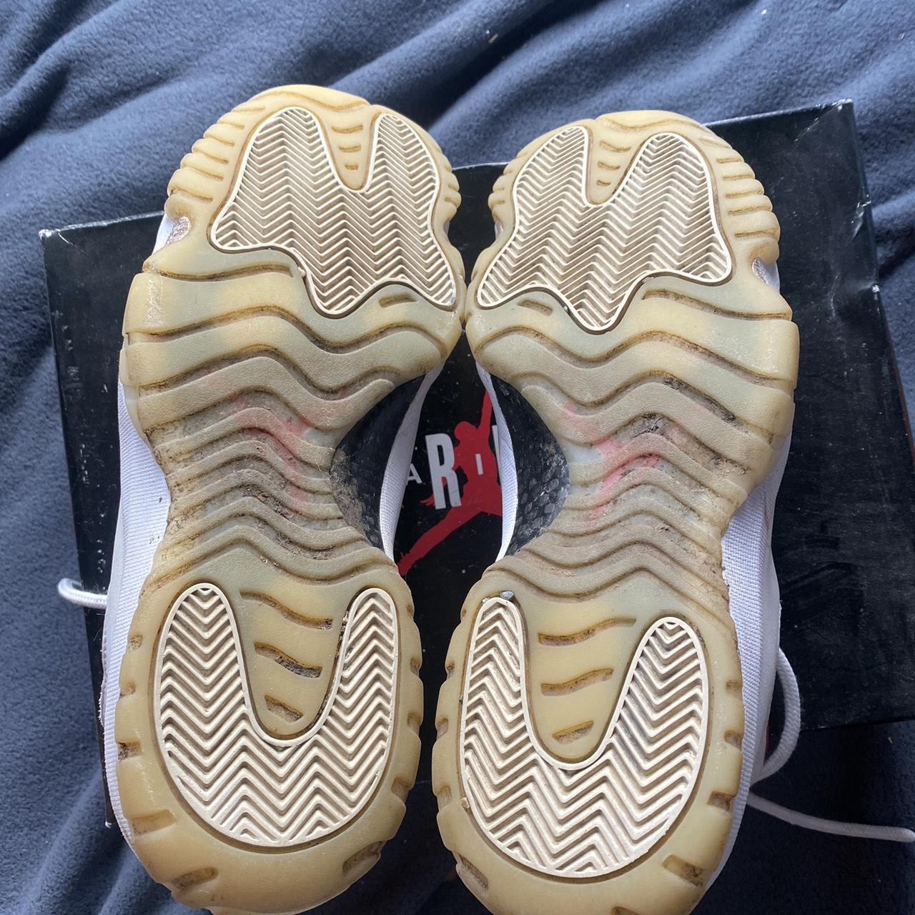 jordan 11 platinum tint on feet