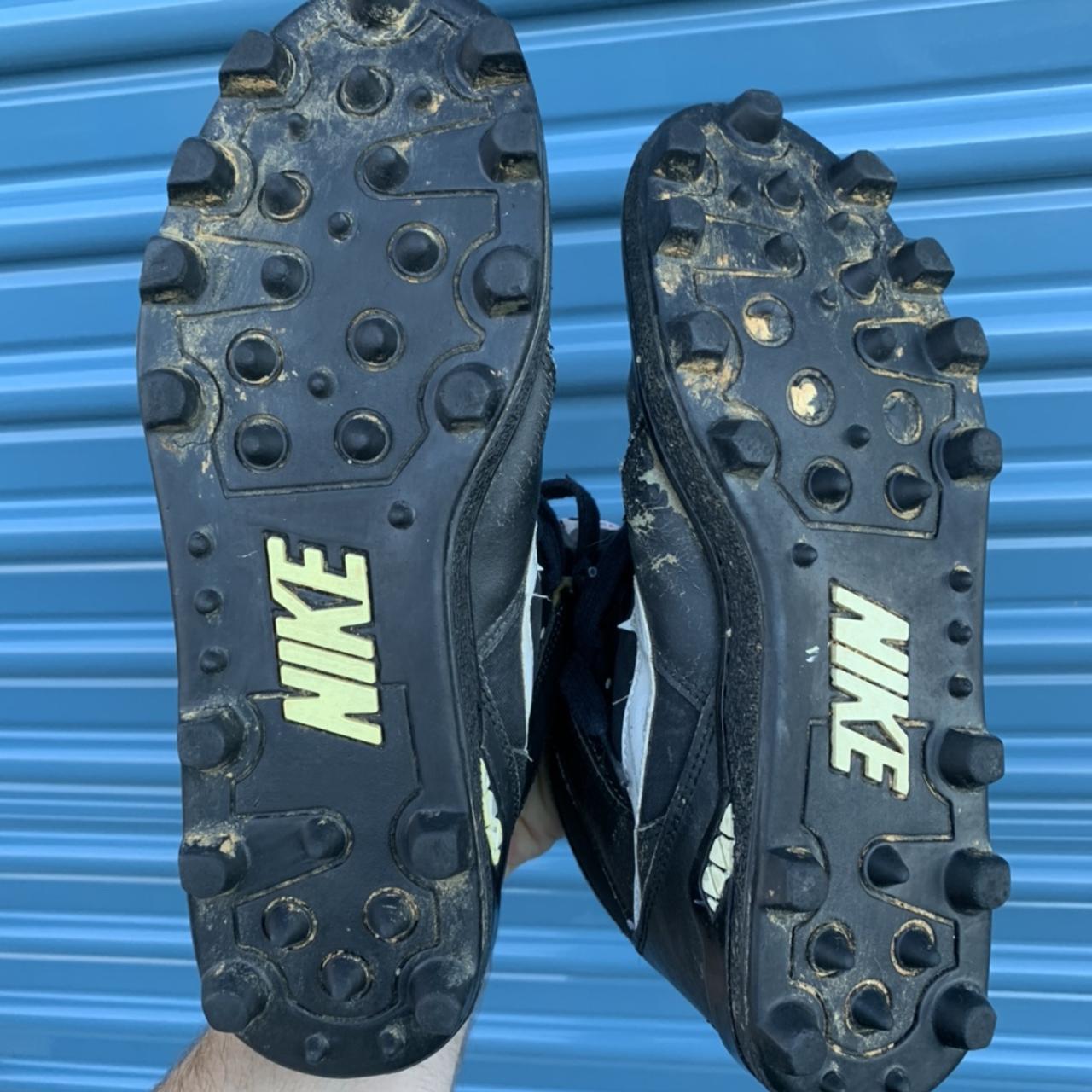 Nike shark cleats 1990 best sale