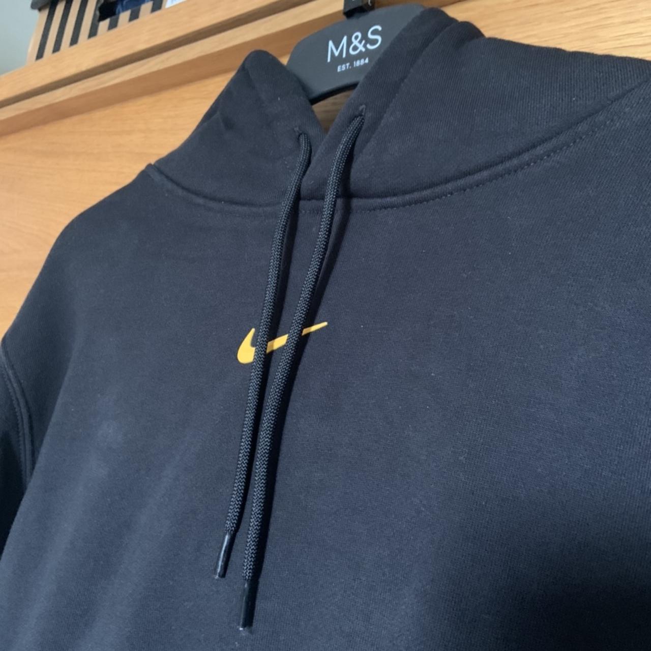 depop nike hoodie