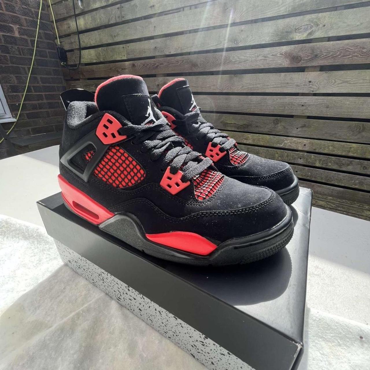 Jordan 4s Red thunder Size uk6 women Only worn a... - Depop