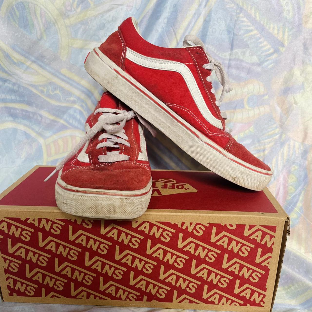 Vans old skool hot sale red colour