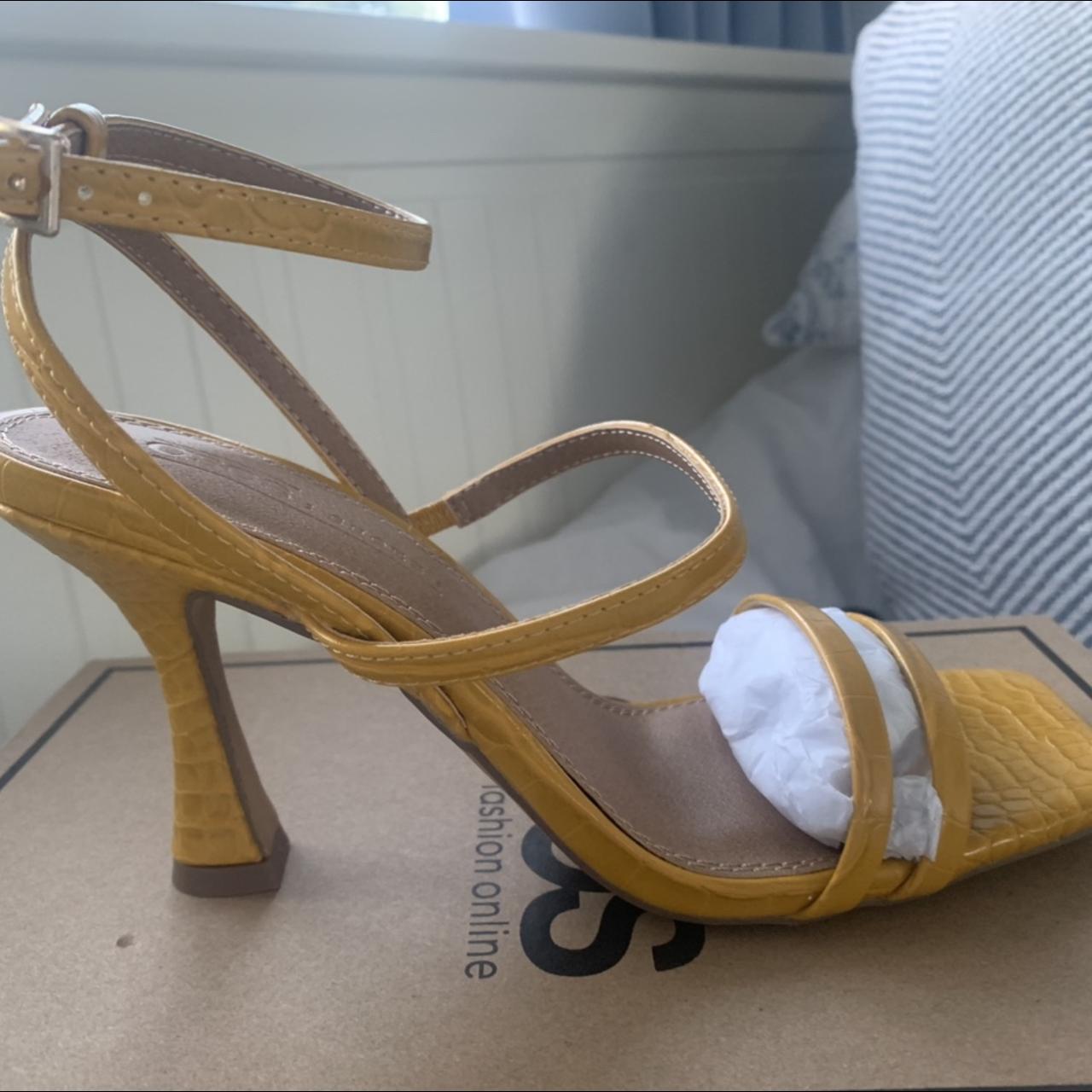 Mustard mid hot sale heels