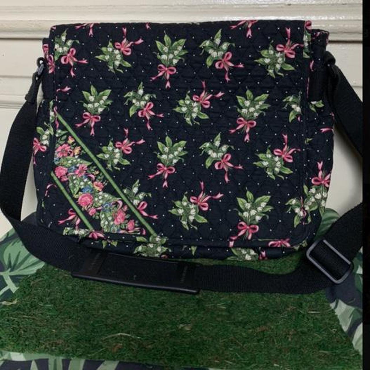 Vera bradley messenger deals bag discontinued