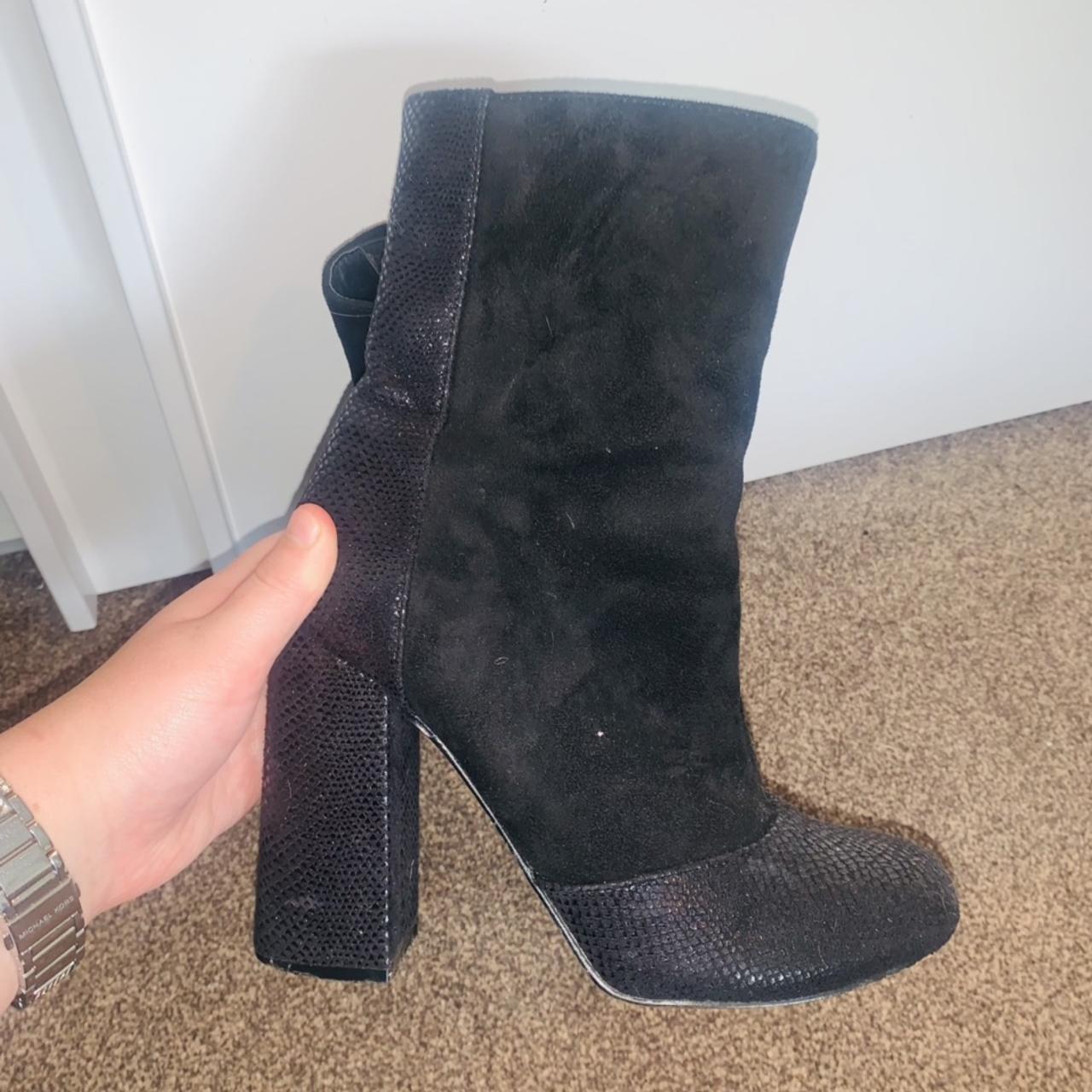 Black crocodile boots shade and leather - Depop