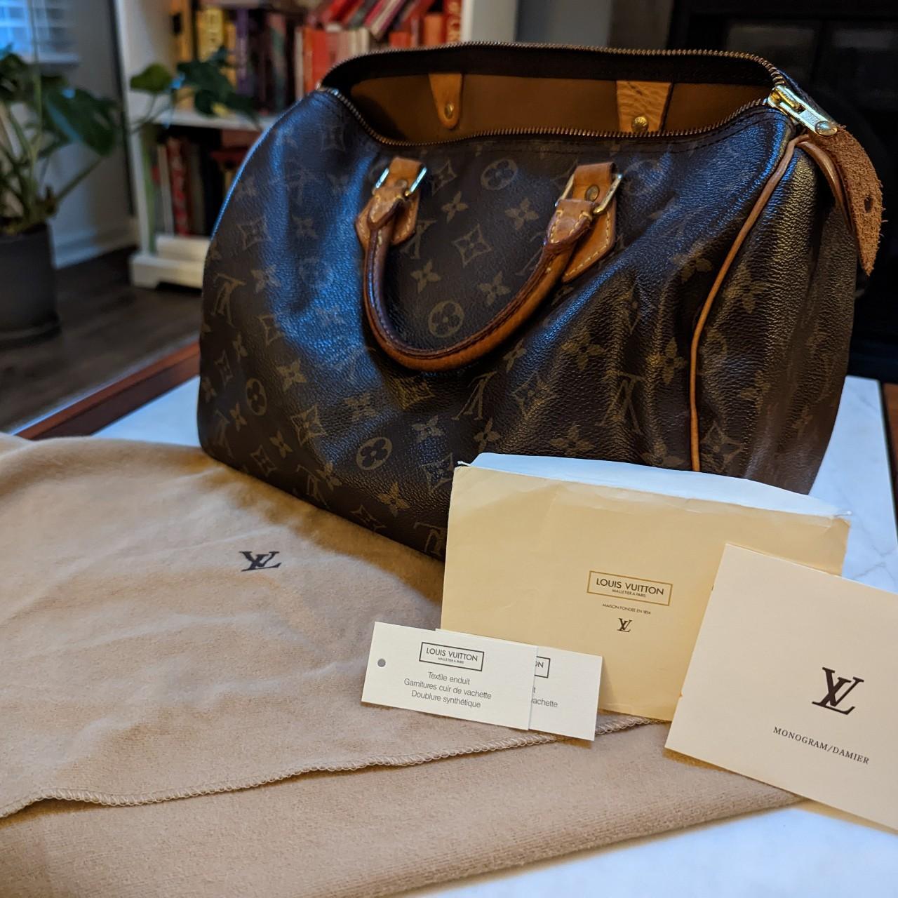 Authentic vintage Louis Vuitton monogram Speedy 30.